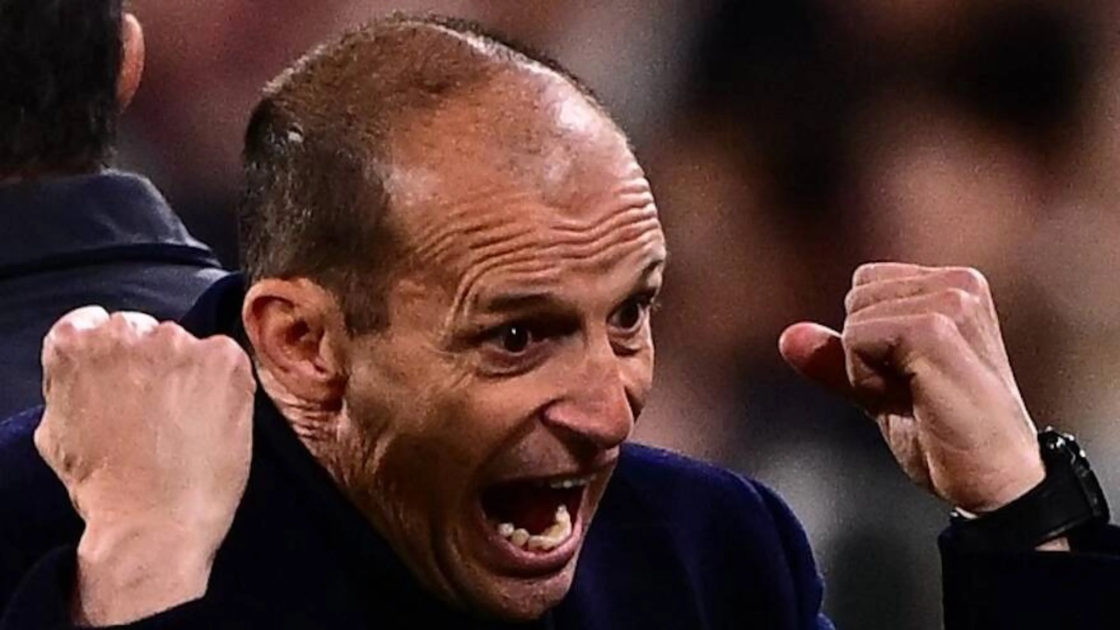 Copertina di Allegri infuriato con il vice Landucci per il gol di Carboni: "Ti sfondo"