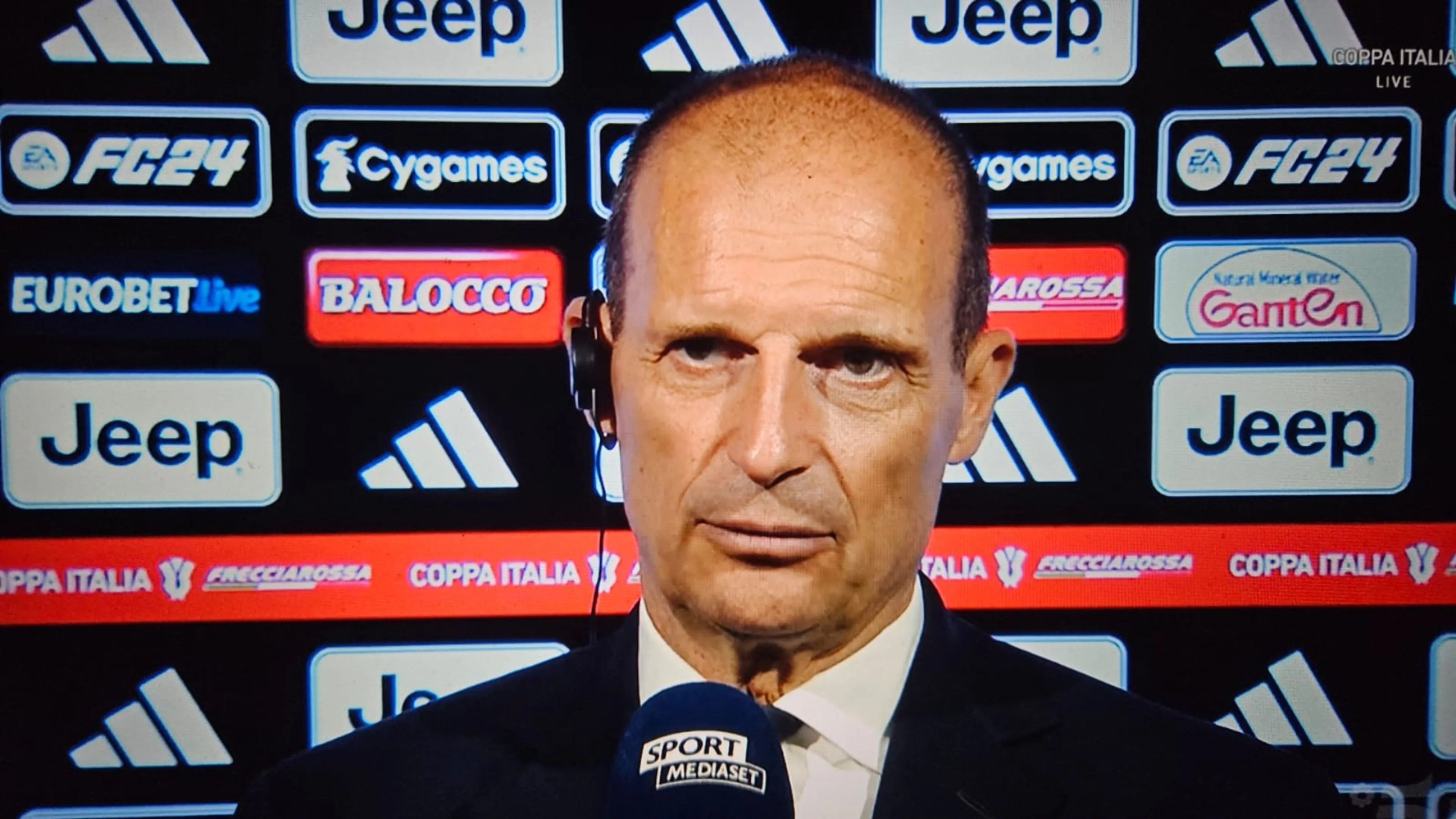 Copertina di Coppa Italia, Juve-Lazio Allegri: "Rispetto i tifosi ma devono incitare la squadra. Ingiusti i fischi ad Alex Sandro"