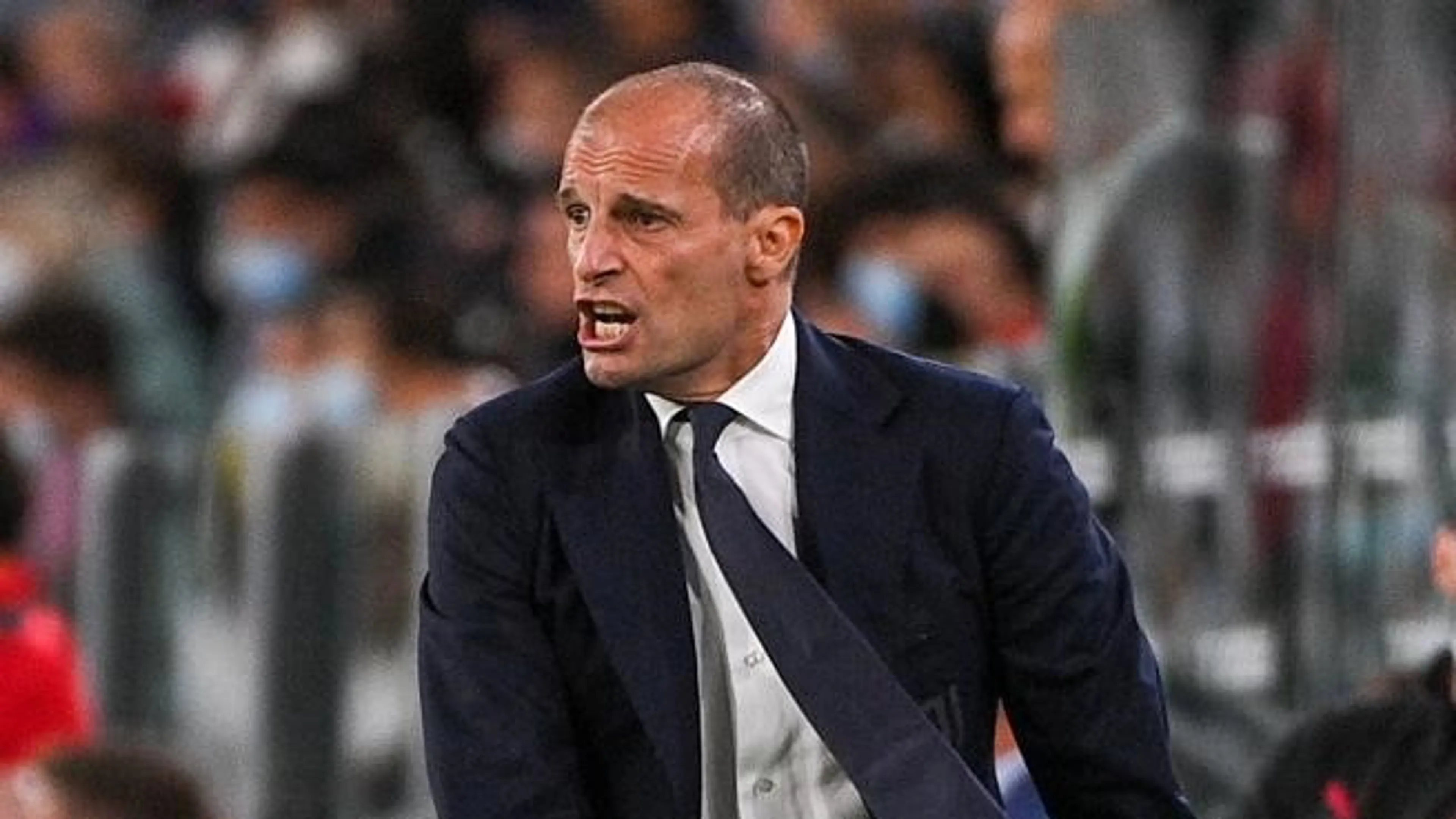Copertina di Tutto il nervosismo di Allegri contro l’arbitro: “Non mi faccio prendere per il c*** da un co***”