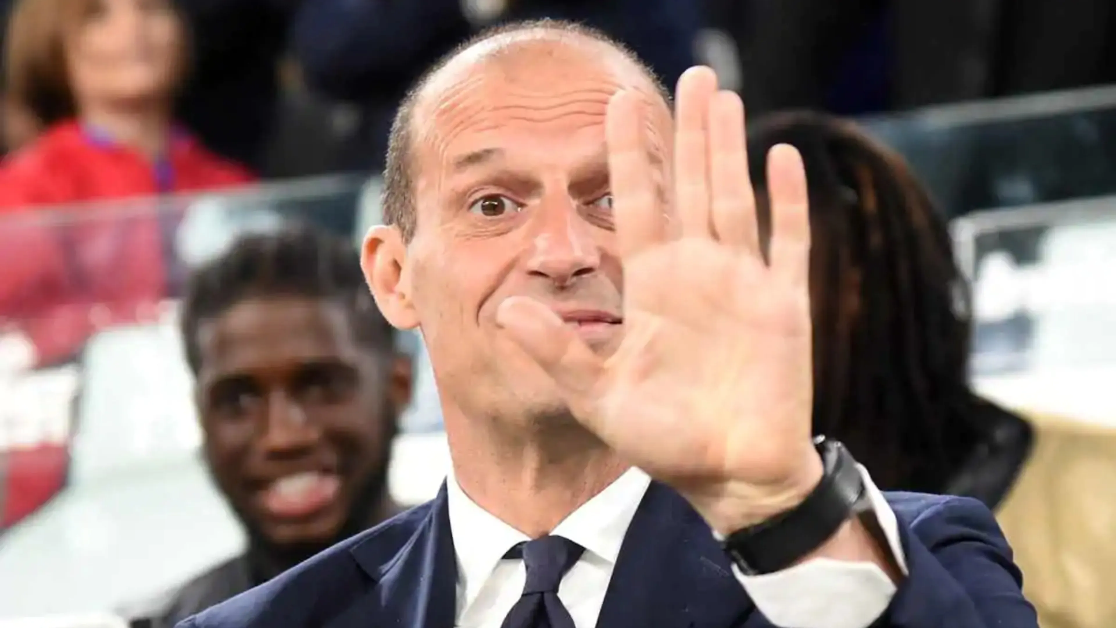 Copertina di Zazzaroni duro contro i critici di Allegri: "È come Garibaldi"