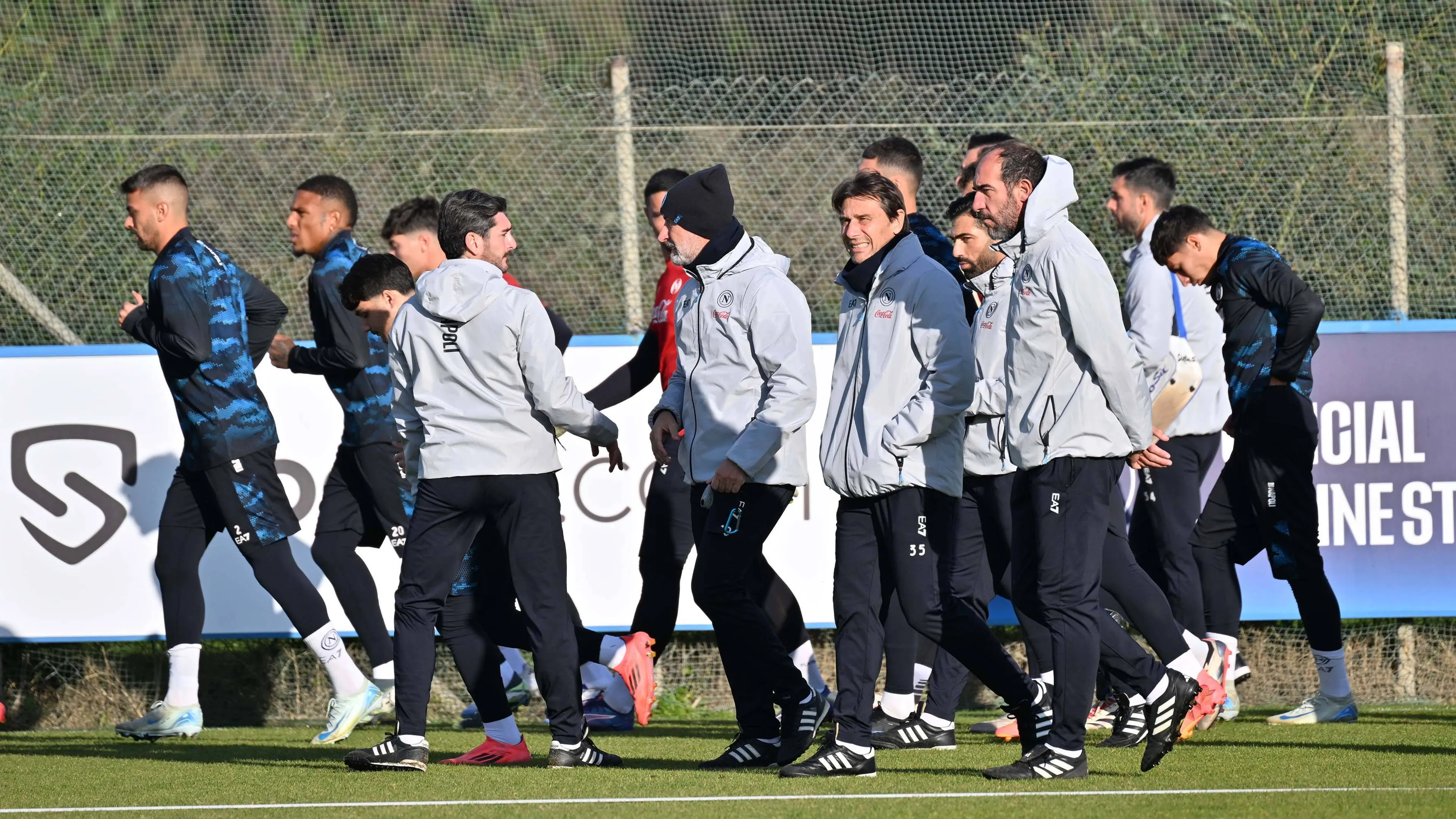 "Sbrigatevela voi!", è questo il vro messaggio di Conte, secondo il giornalista