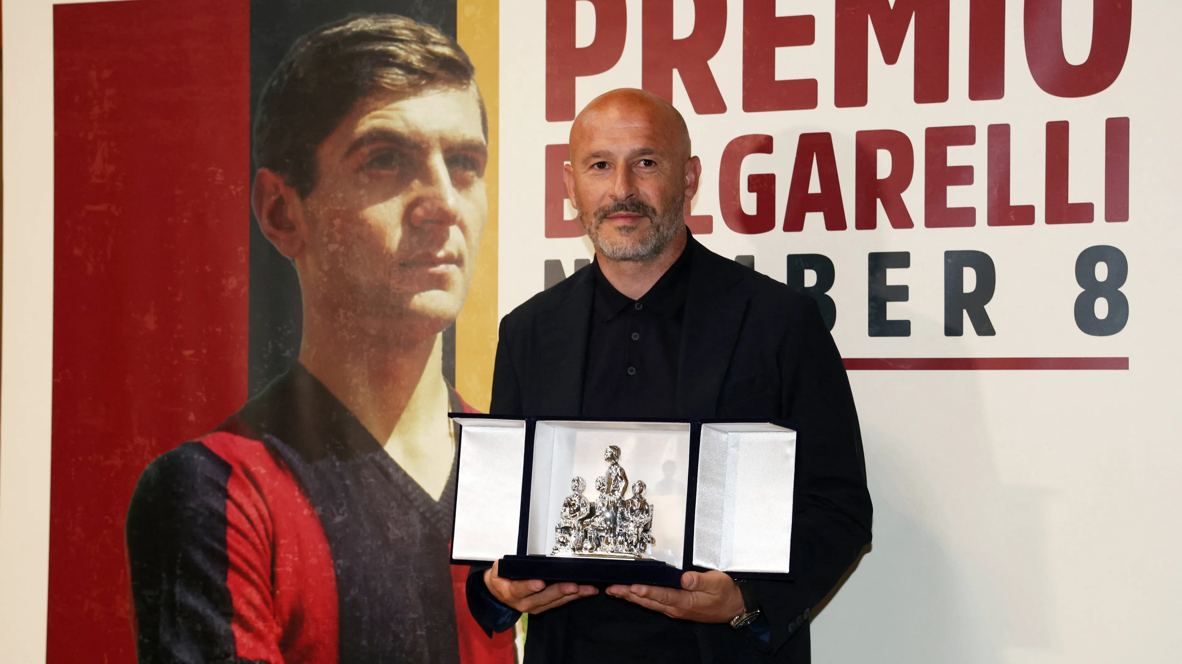 Copertina di ALTRO Eventi 2025 Bulgarelli Award Premio Bulgarelli Bulgarelli number 8 award ceremony in Salaborsa to personalities from the world of who have distinguished themselves during the year Bologna Itali May 19 2025 bologna s head coach Vincenzo Italiano awarded as best italiano coach Bologna Italy Copyright xIPAxSport ABACAx