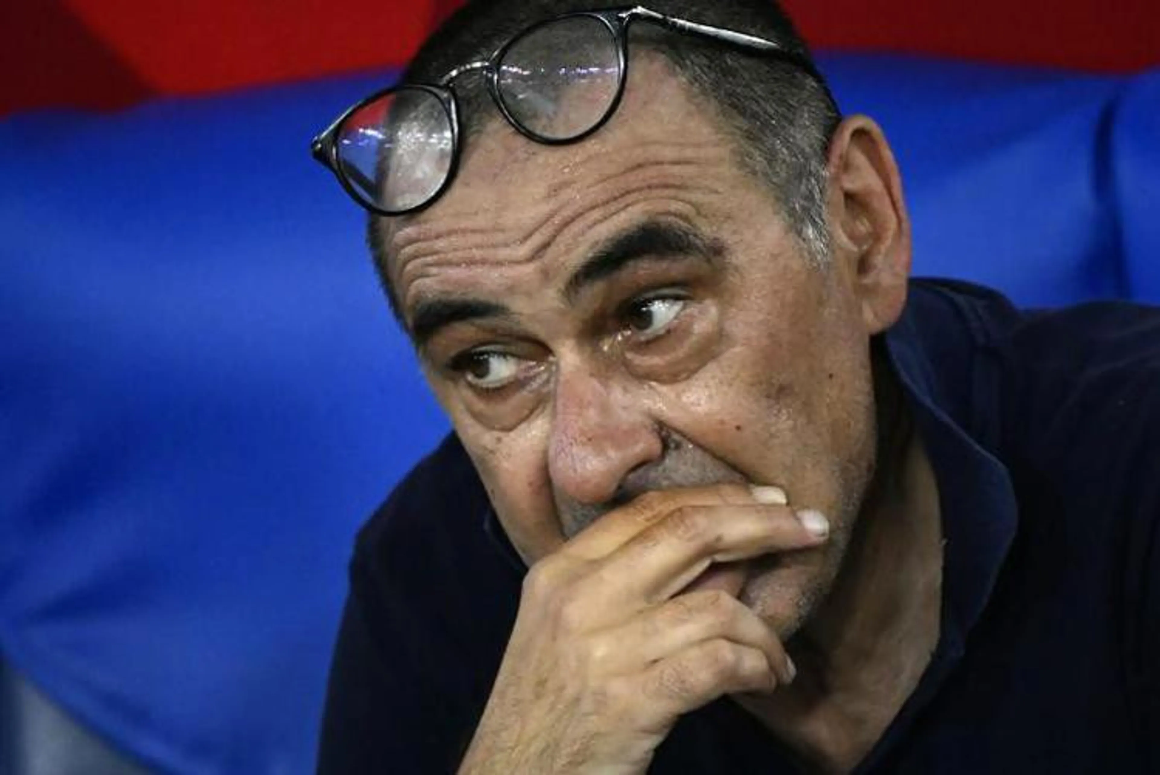 Copertina di L’amaro sfogo di Sarri: “Questo non è più calcio, è uno show cui obiettivo è spremere soldi ai tifosi”