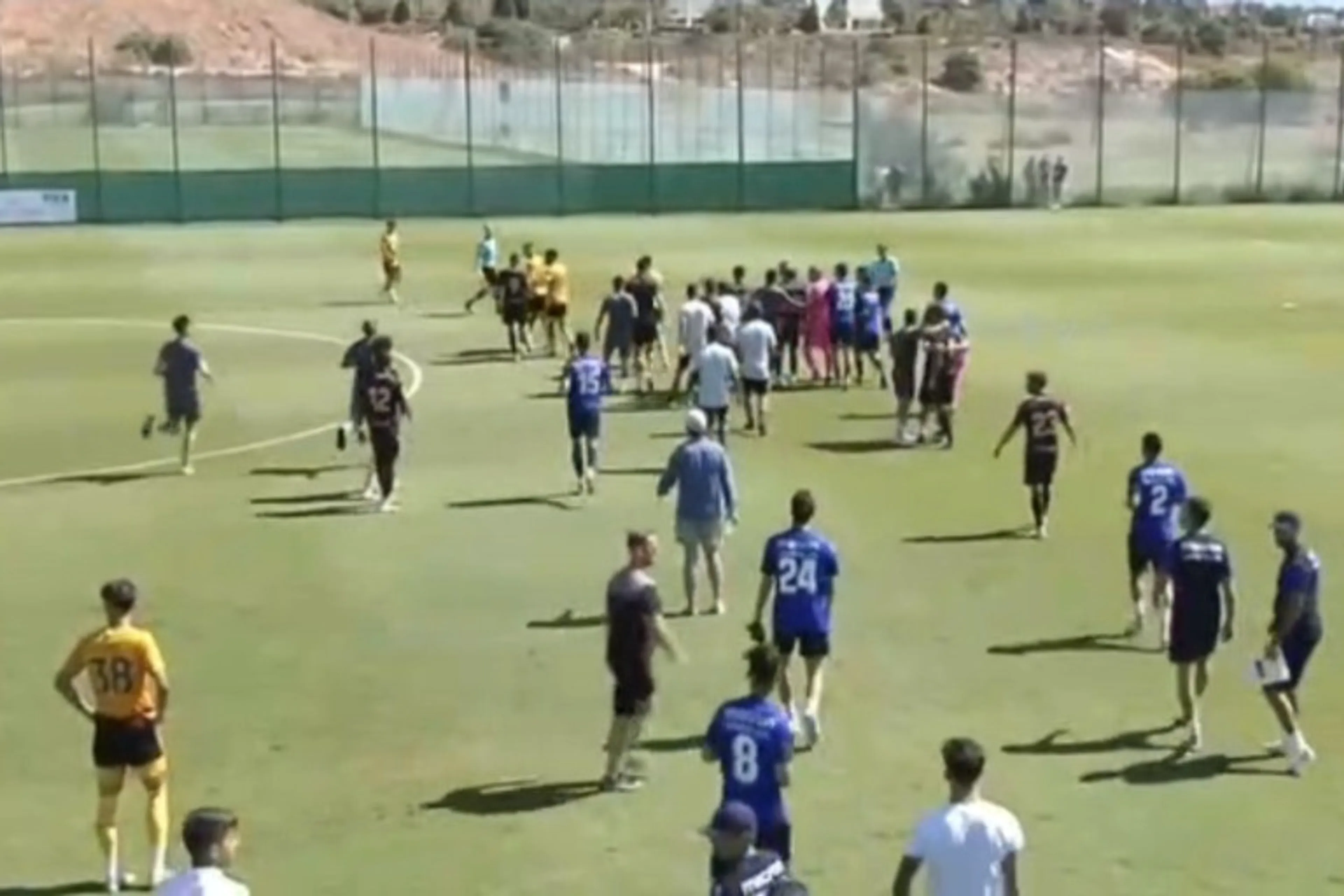 Copertina di Amichevoli poco amichevoli: in Wolves-Levante 2 risse e 4 espulsi, in City-Club America scatta la zuffa