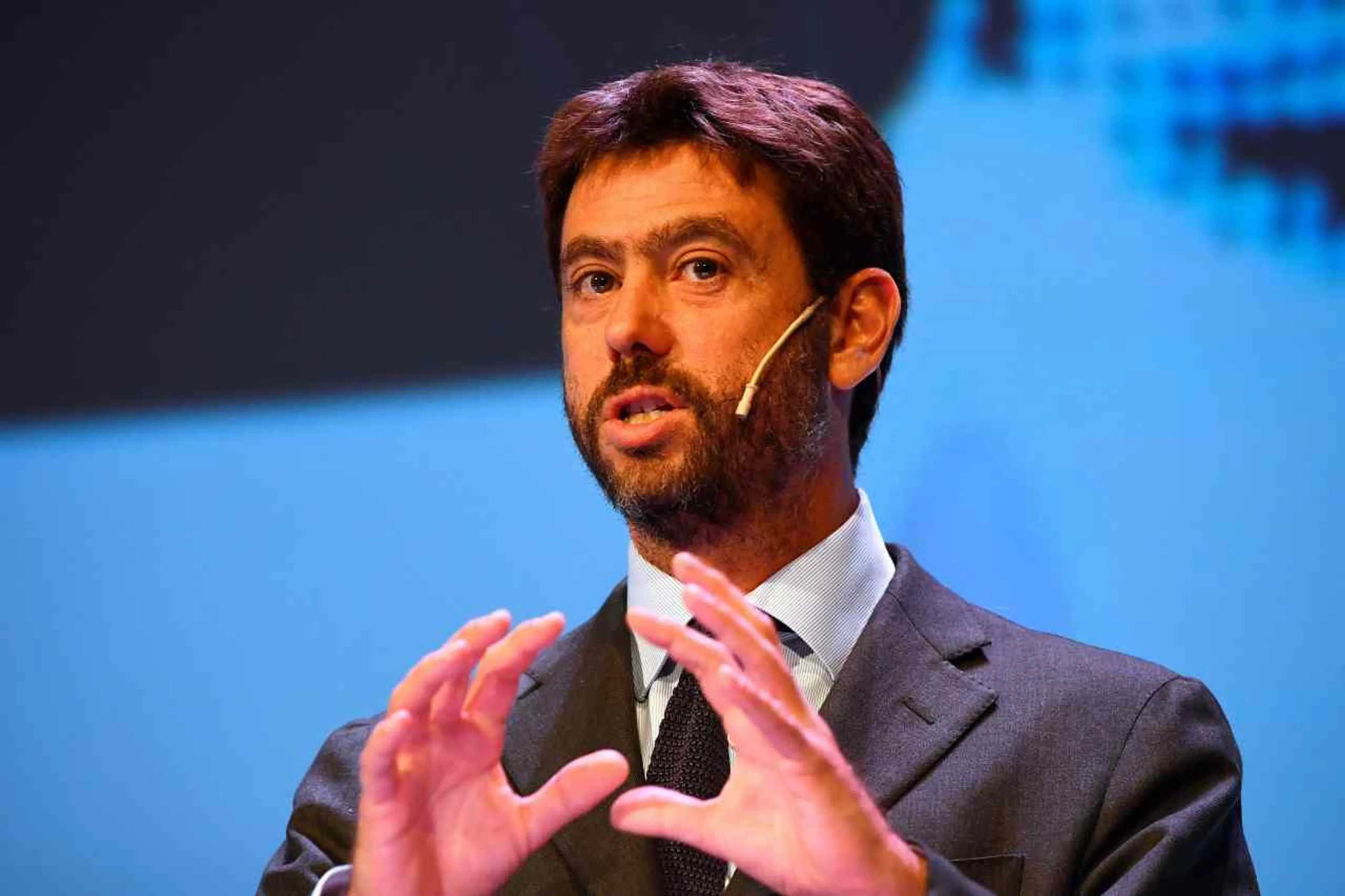 Copertina di Agnelli rilancia la Superlega: “C’è un contratto vincolante. Uefa? Organo monopolista”