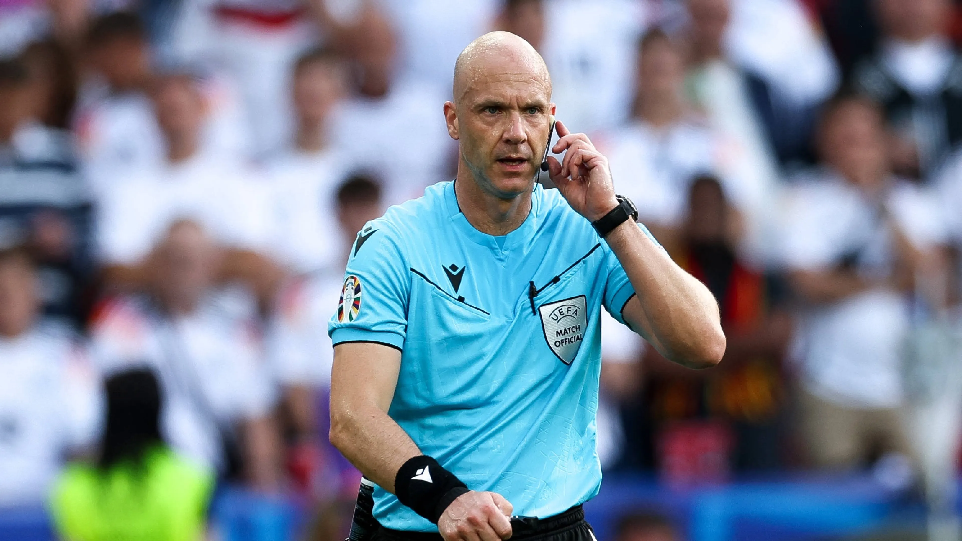 Copertina di La svolta della Premier League: gli arbitri dovranno comunicare di quale squadra sono tifosi