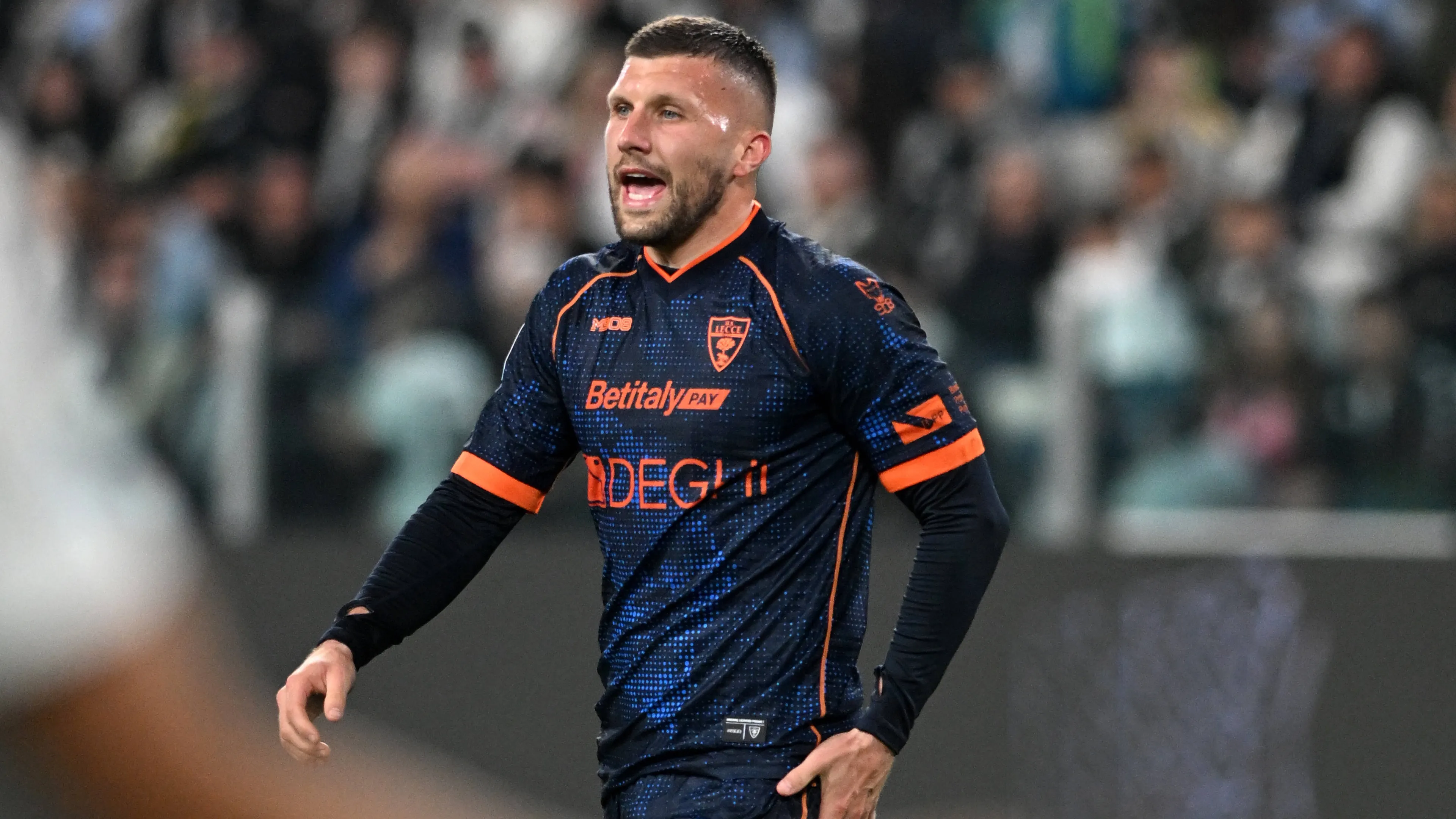 Non tutti gli eroi indossano una maschera...il meraviglioso gesto di Ante Rebic