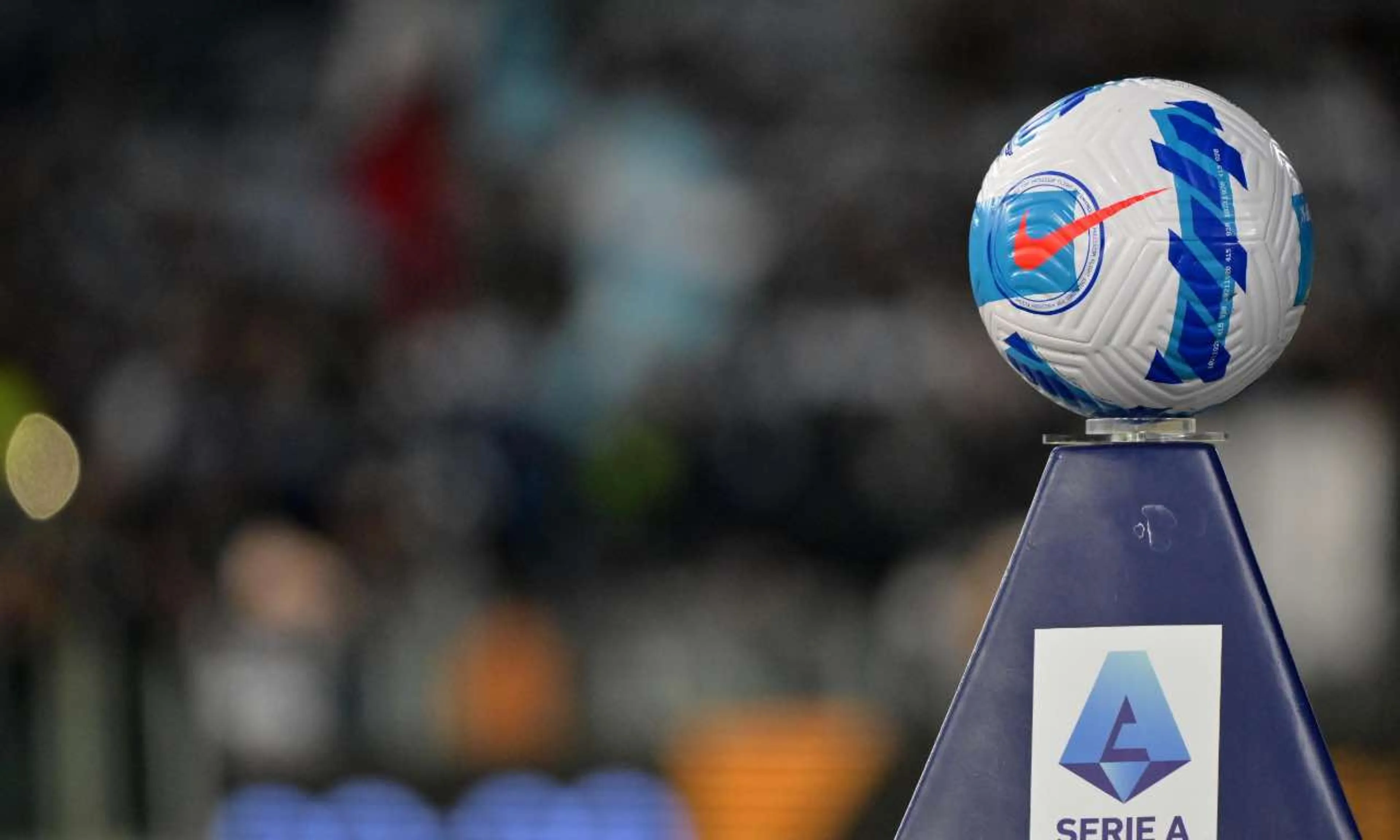 Copertina di Apple vuole prendersi i diritti della Serie A. De Laurentiis spinge per la mela