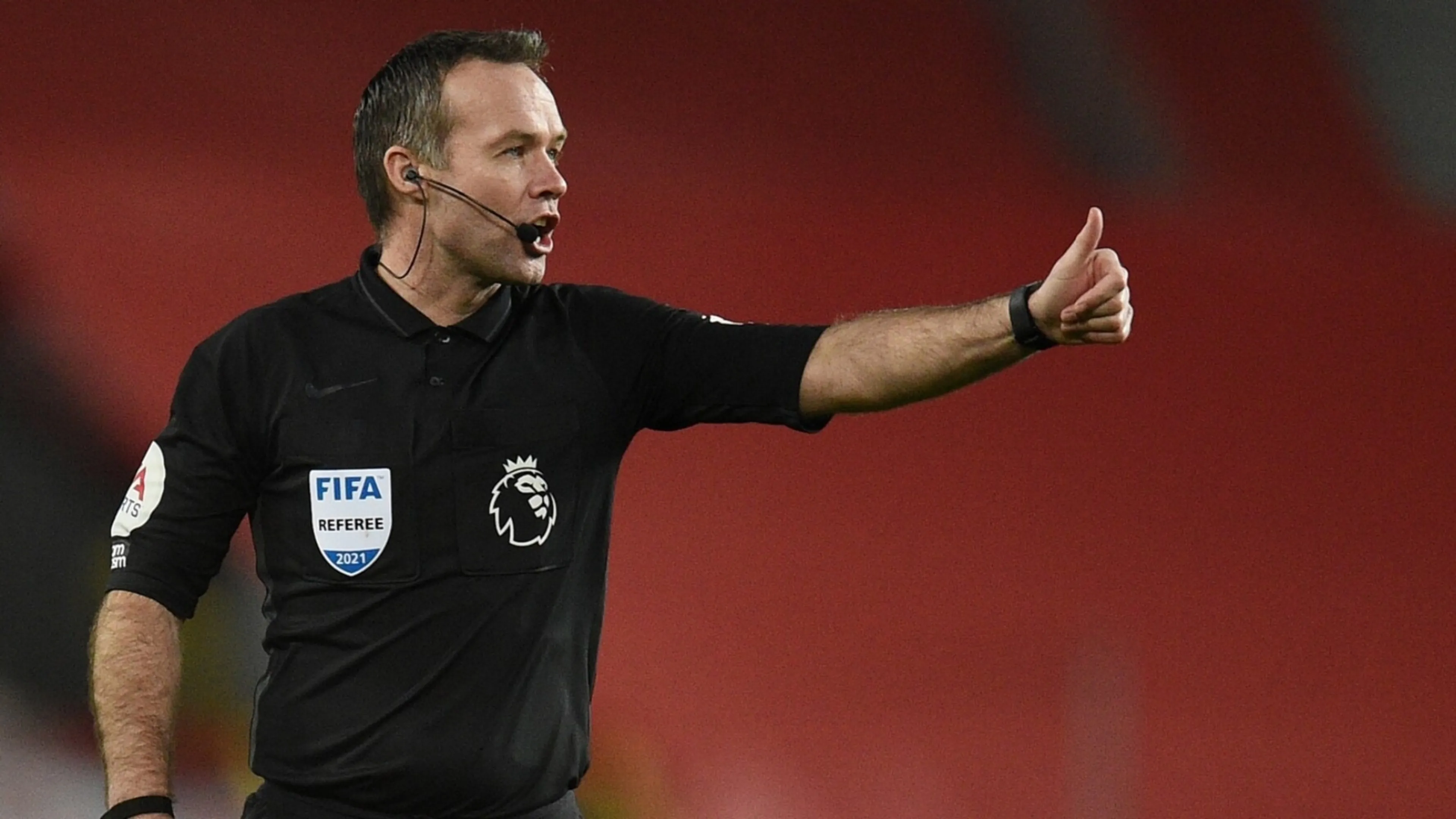 Copertina di Gli arbitri di Premier hanno mandato un menù a tutti i club inglesi