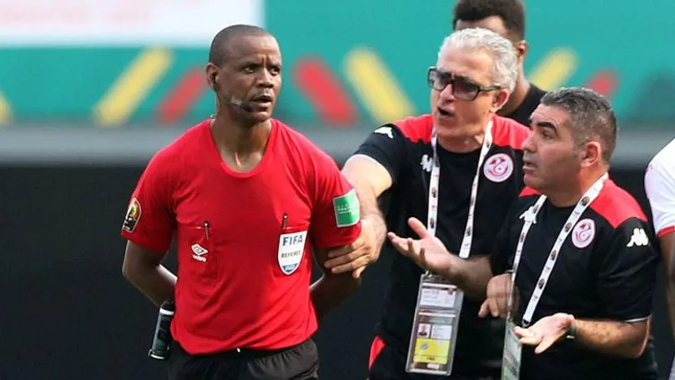 /images/a/r/b/arbitro-1.jpg