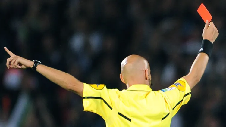 /images/a/r/b/arbitro-cartellino-rosso-2.jpg