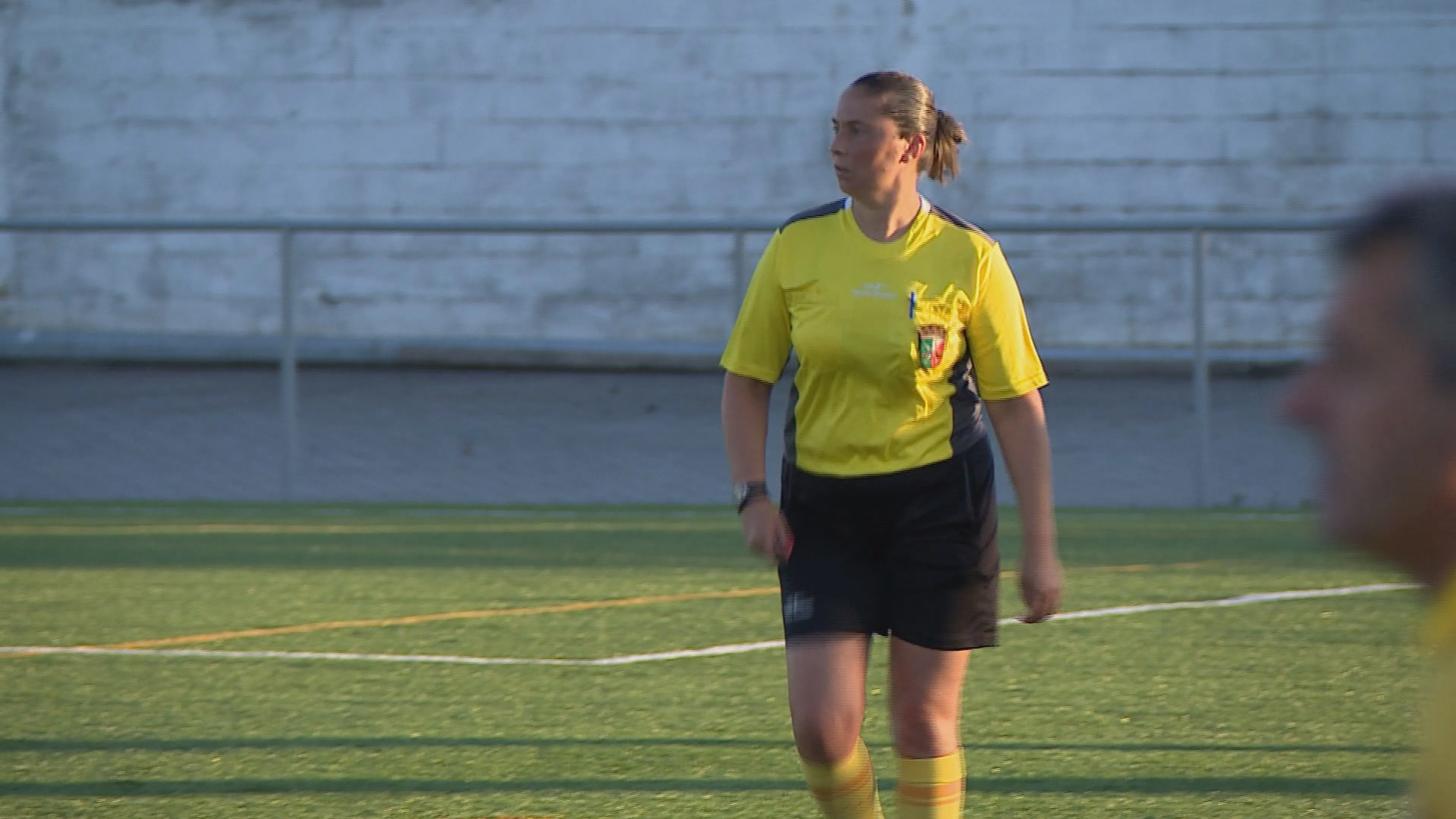 Copertina di Arbitro salva la vita in campo a due giocatori nello stesso giorno