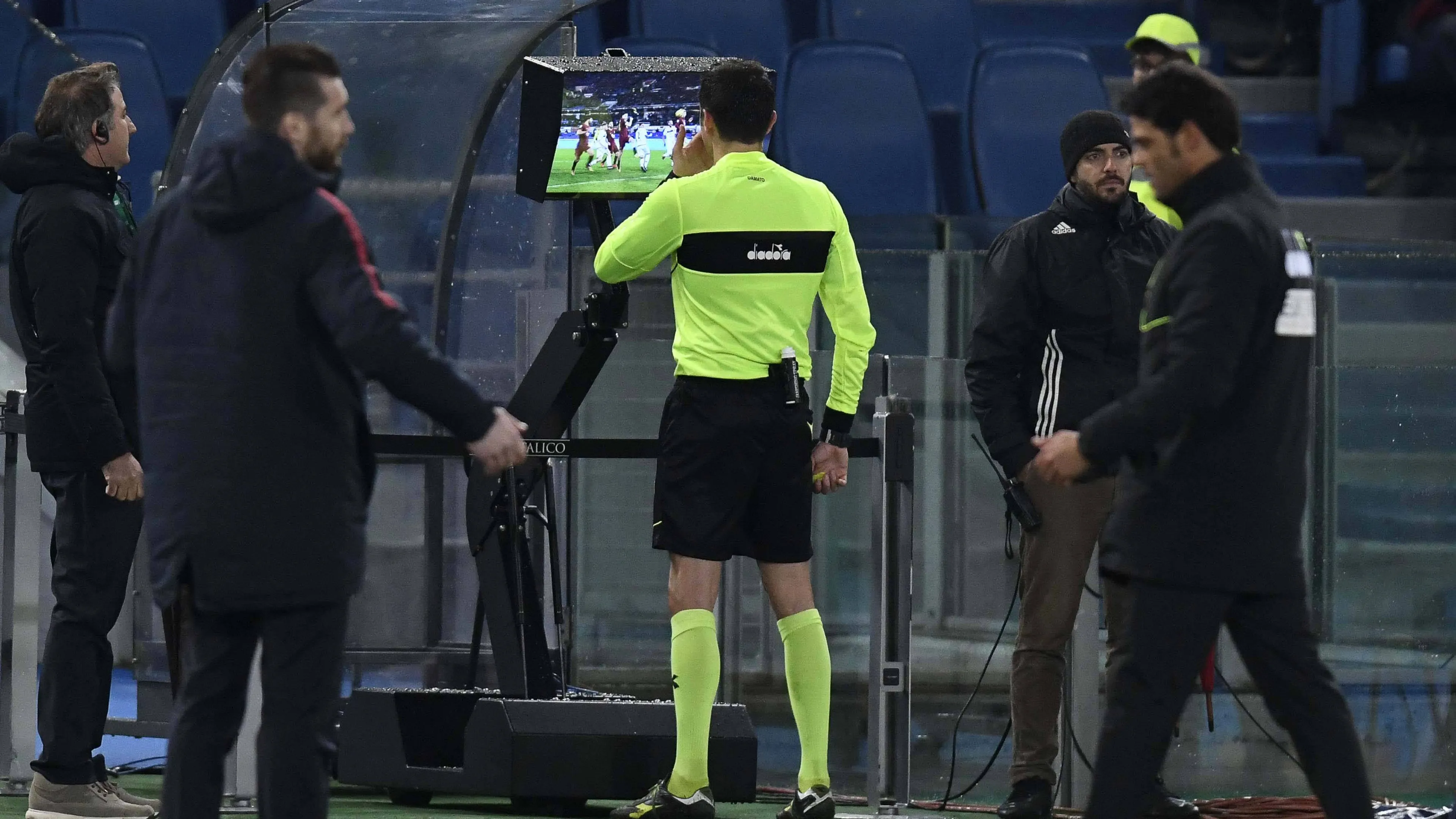 "Arbitri, meno torti all'Inter, serve occhio di riguardo". Si scatena la polemica!