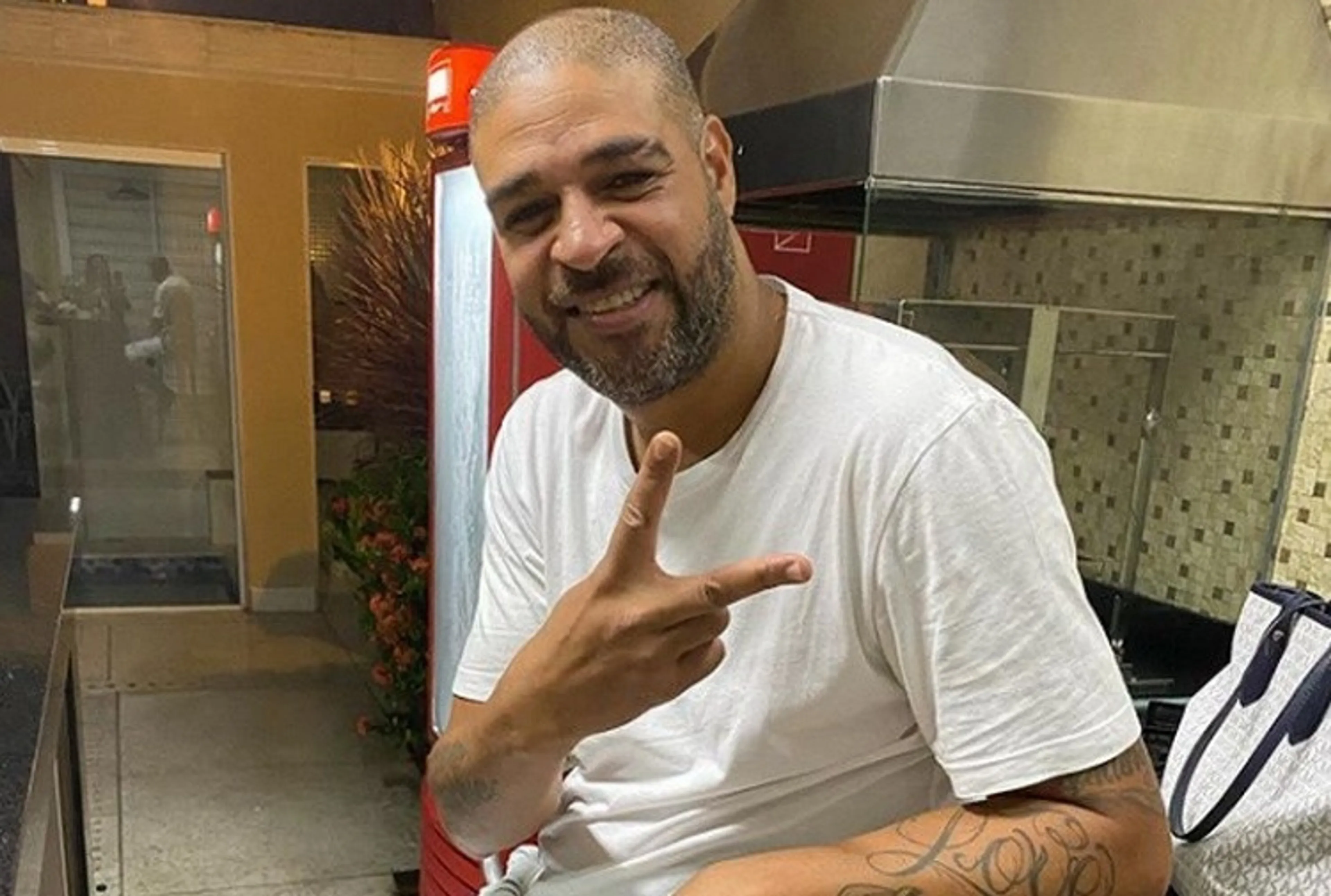 Copertina di Il solito Adriano: fermato dalla Polizia rifiuta l’alcol test. E la sua patente era sospesa…