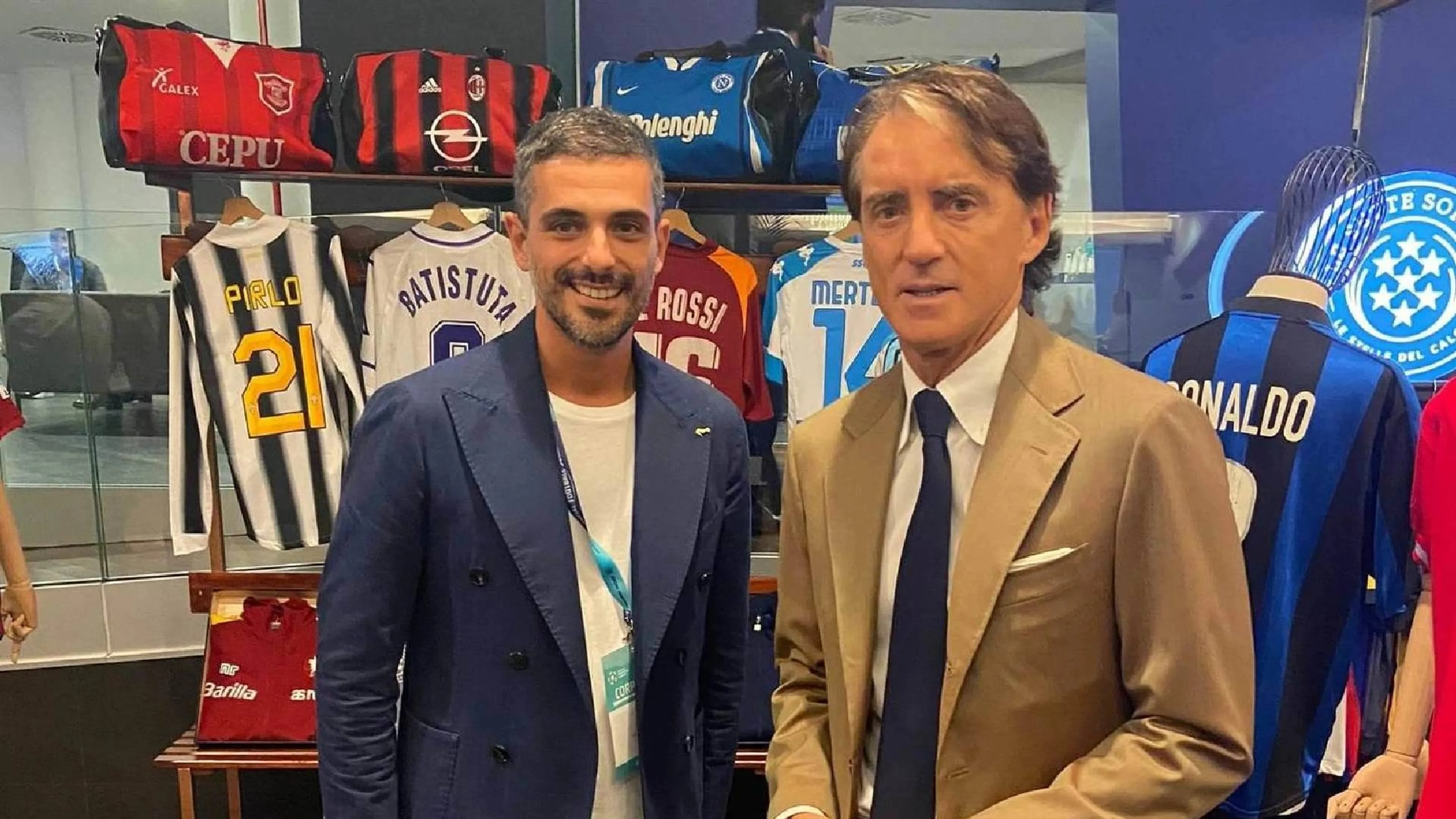 Copertina di Armando Vallone di Le 7 Sorelle: "Il collezionismo una passione. Vi rivelo quali sono le maglie più richieste e quella che non venderei mai"
