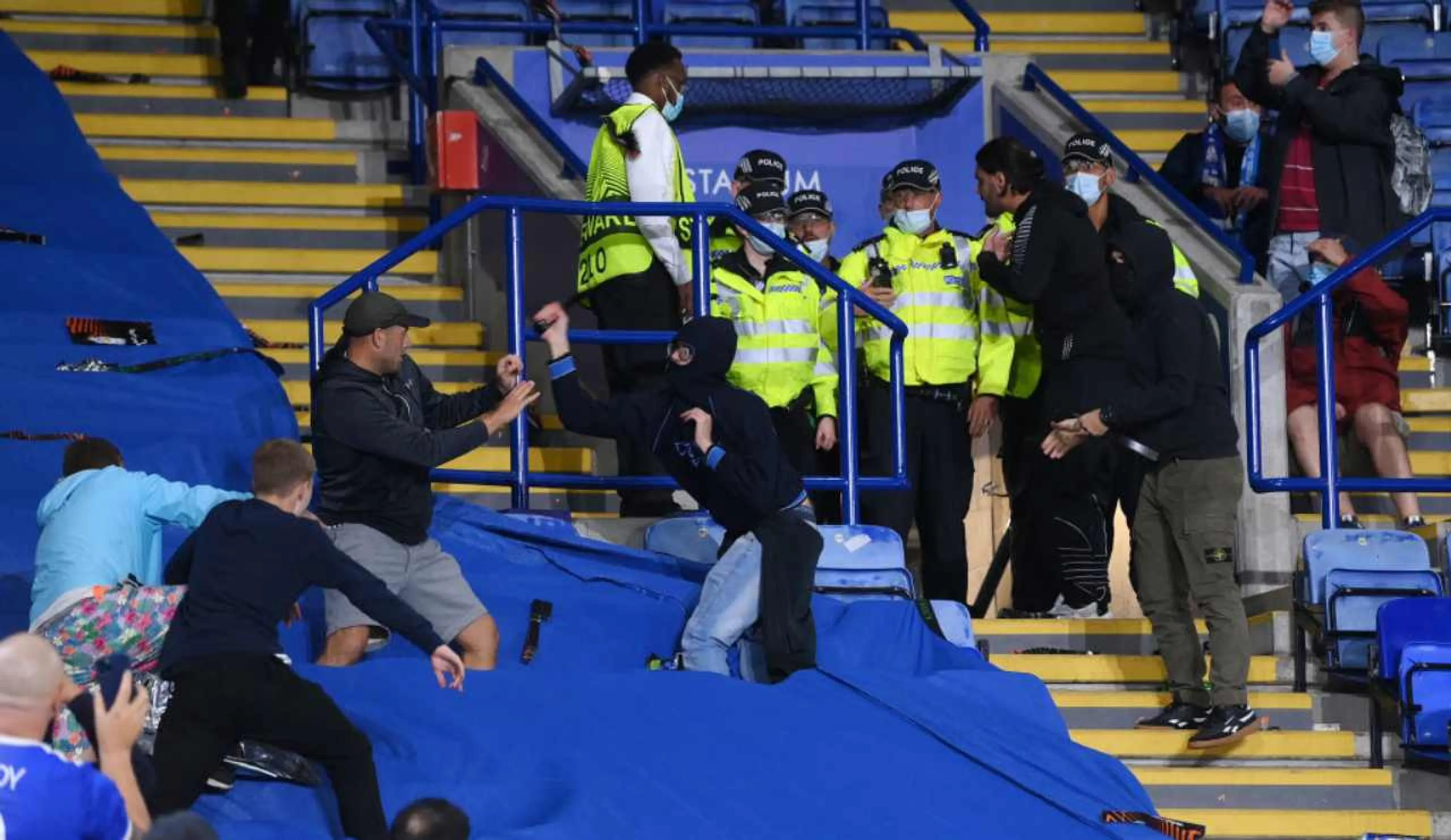 Copertina di Scontri a Leicester: arrestati tifosi del Napoli