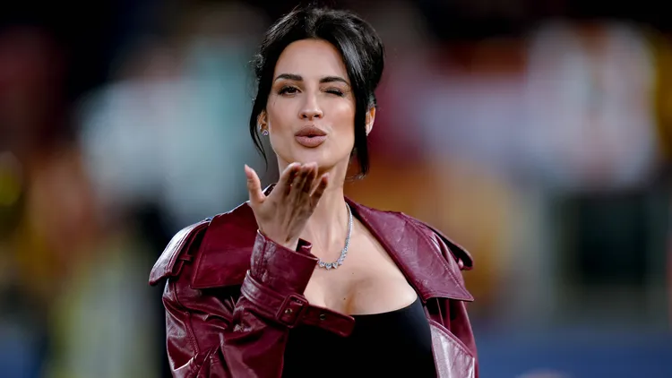 /images/a/s/-/as-roma-v-juventus-fc-serie-a-enilive-eleonora-incardona-of-dazn-television-gestures-during-the-serie-a-enilive-match-between-as-roma-and-juventus-fc-at-stadio-olimpico-on-april-6-2025-in-rome-italy-rome-stadio-olimpico-rome-italy-copyright-xgiuseppexmaffiax-seriearoma-juventus060425bru7151jpg_1752056953559.jpg