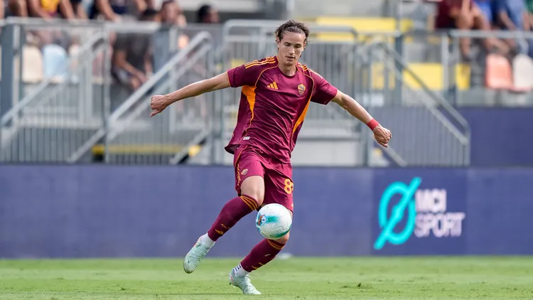 /images/a/s/-/as-roma-v-neom-pre-season-friendly-match-daniele-ghilardi-of-as-roma-during-the-pre-season-friendly-match-between-as-roma-and-neom-sc-at-stadio-benito-stirpe-on-august-16-2025-in-frosinone-italy-frosinone-stadio-benito-stirpe-lazio-italy-copyright-xgiuseppexmaffiax-250816roma-neomgm8413jpg_1755363677525.jpg