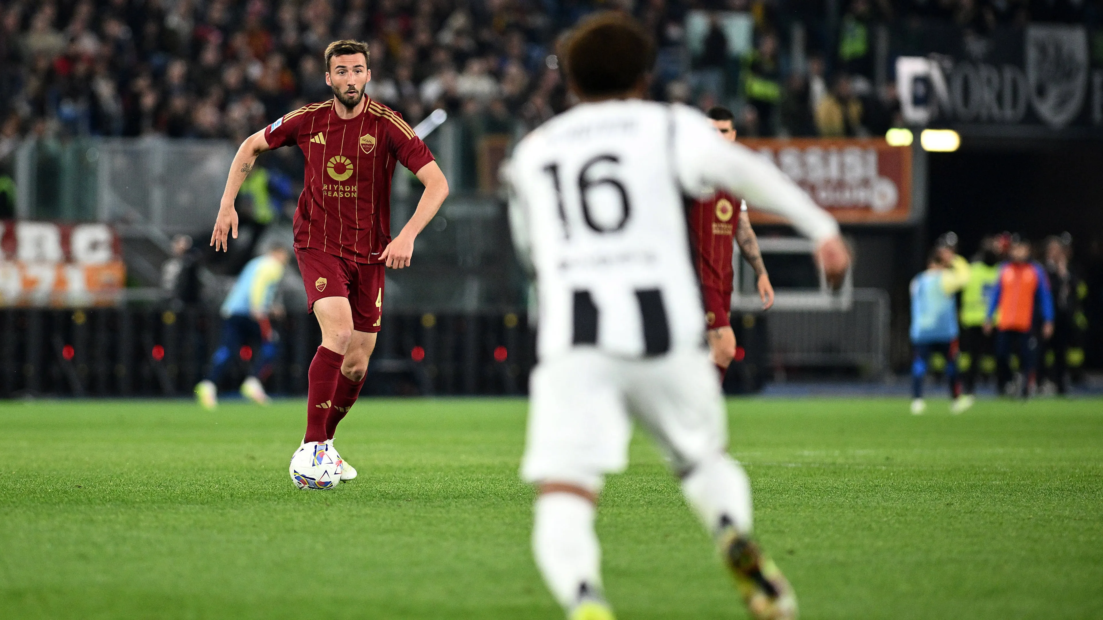 Idea di scambio tra Juventus e Roma: i nomi di McKennie e Cristante sul piatto