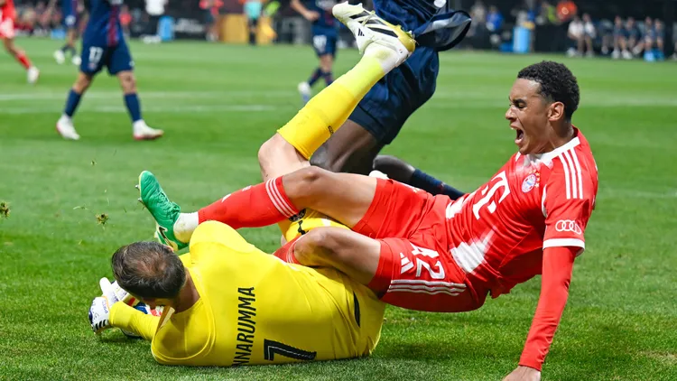 /images/a/t/l/atlanta-ga-july-05-bayern-munich-midfielder-jamal-musiala-42-reacts-as-he-is-entangled-with-psg-goalkeeper-gianluigi-donnarumma-1-during-the-fifa-club-world-cup-match-between-fc-bayern-munich-and-paris-saint-germain-fc-on-july-5th-2025-at-mercedes-benz-stadium-in-atlanta-ga-photo-by-rich-von-biberstein-icon-sportswire-soccer-jul-05-fifa-club-world-cup-quarter-final-psg-vs-bayern-munchen-editorial-use-only-icon250705051jpg_1751985945525.jpg