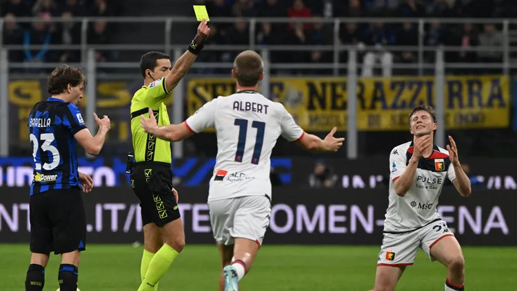 /images/a/y/r/ayroldi-ammonisce-frendrup-durante-inter-genoa.jpg