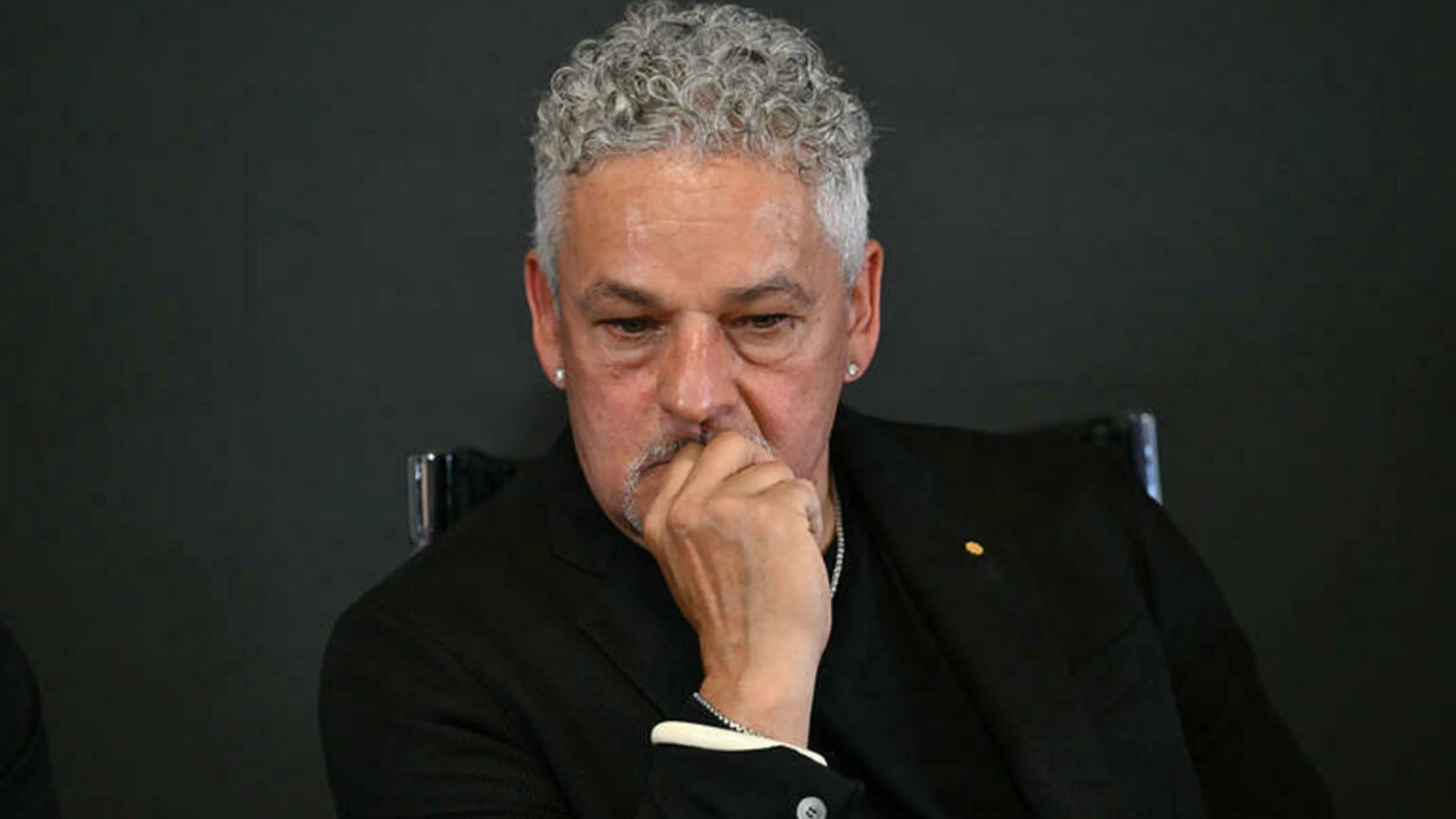 Copertina di 40 minuti di terrore: Baggio rapinato e picchiato in casa. La ricostruzione è da film horror