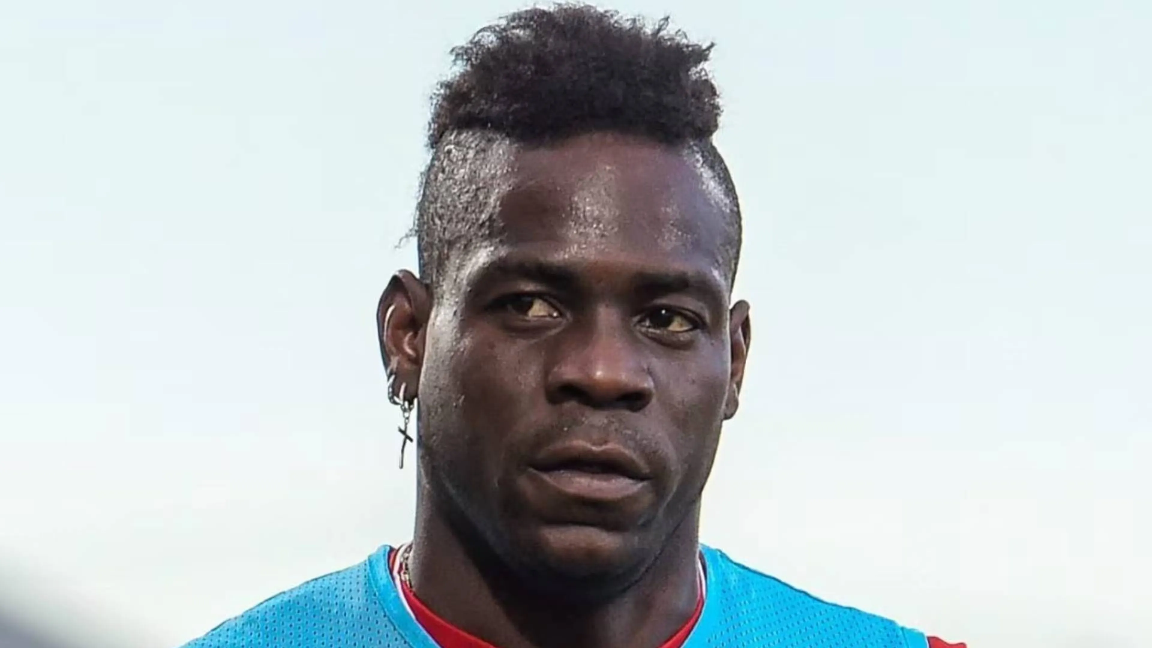 Copertina di Balotelli fa chiarezza sulla rottura tra Donnarumma e il Milan: "So cosa è successo"