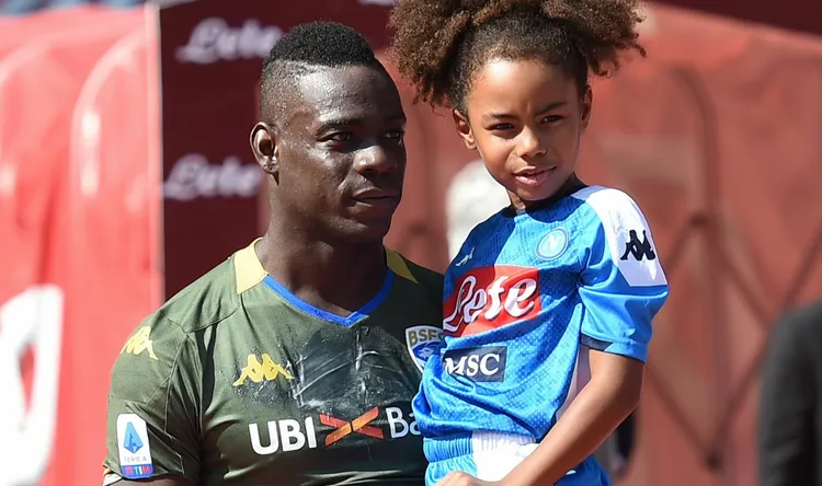 /images/b/a/l/balotelli-coronavirus.jpg