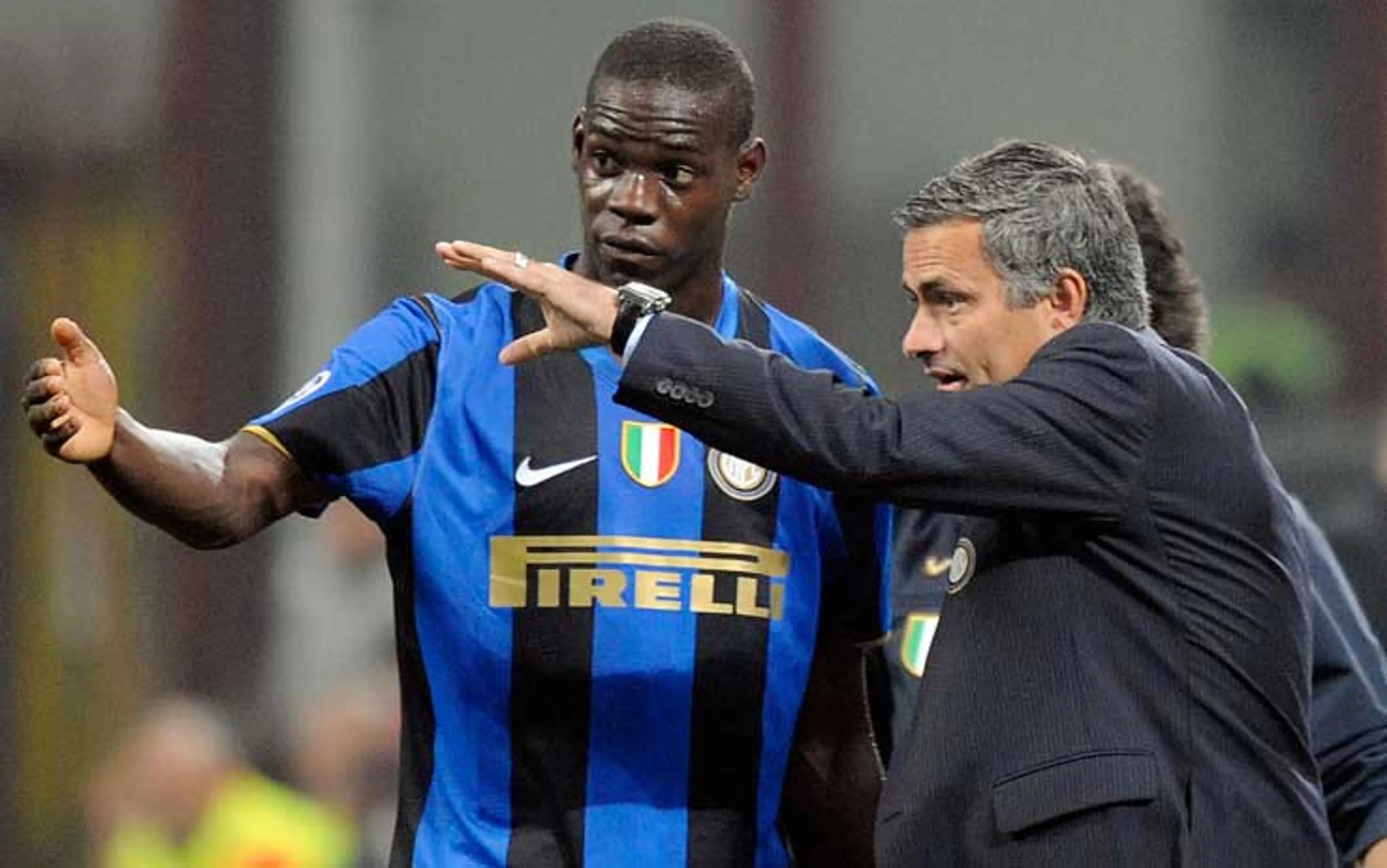 Copertina di Balotelli parla di Mourinho e Ibra: “Li voglio bene”. Poi su Materazzi: “Dette falsità…”