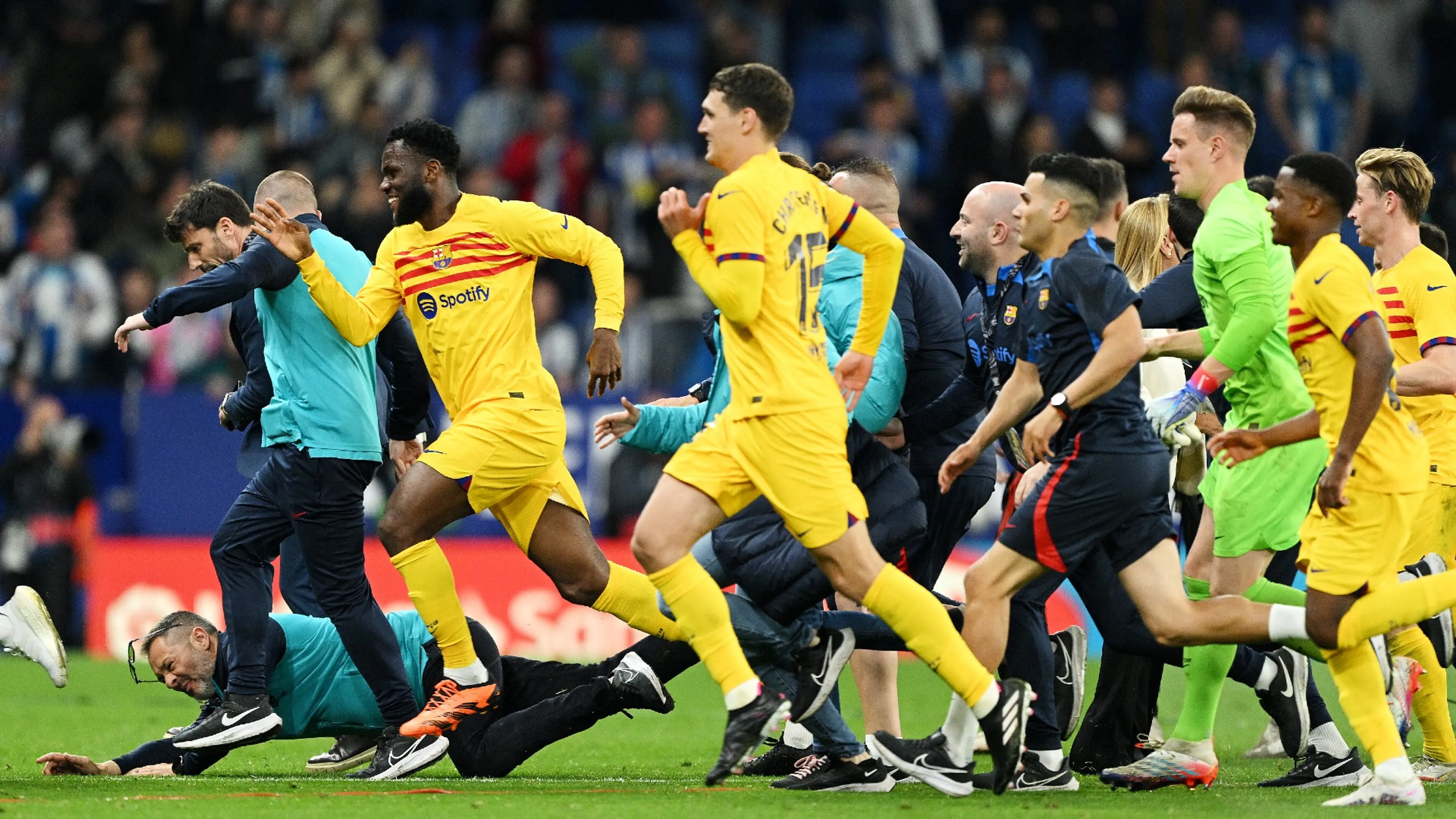 Copertina di Il Barcellona vince la Liga ma non può festeggiare: reazione shock dei tifosi dell'Espanyol (VIDEO)