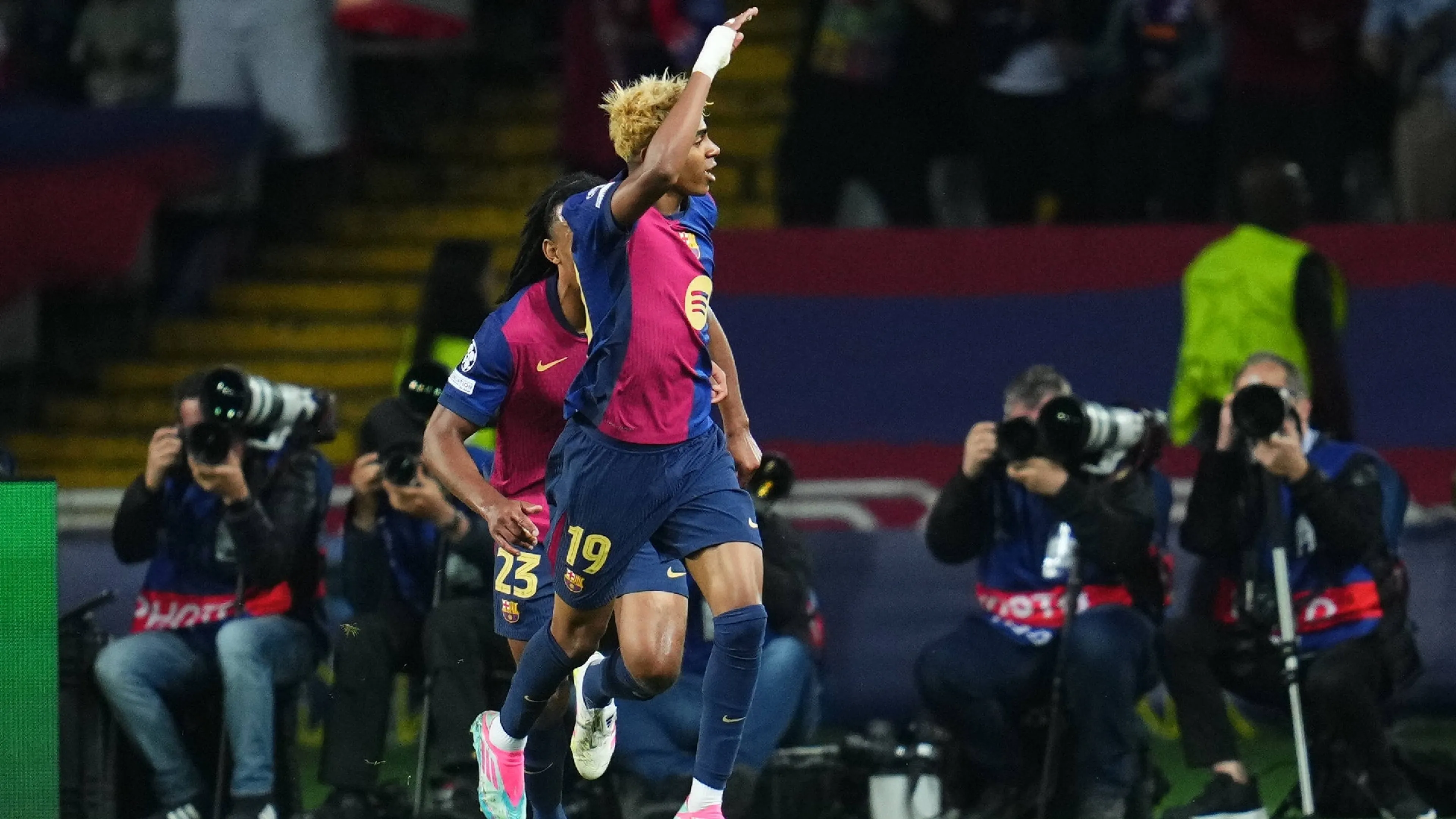 Barcellona-Inter, Dumfries raddoppia, poi sale in cattedra Yamal: 1-2 al Montjuic