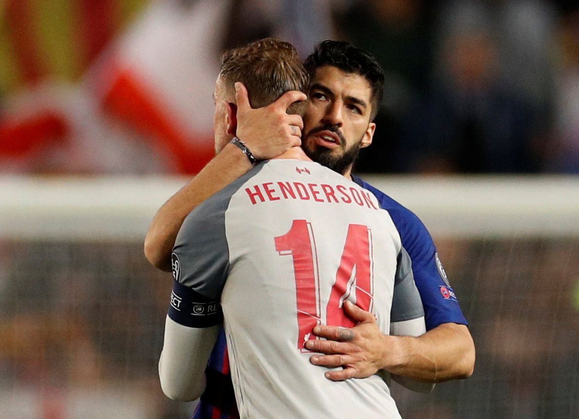 barcelona-striker-luis-suarez-embraces-former-liverpool-teammate-jordan-henderson