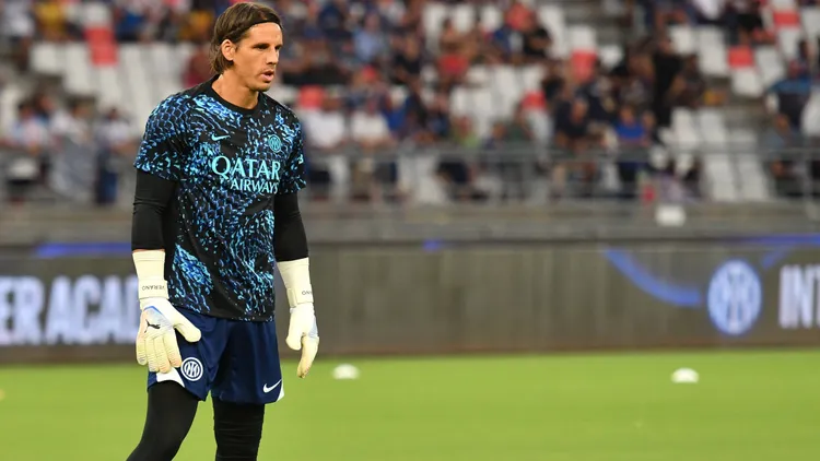 /images/b/a/r/bari-italy-august-16-yann-sommer-during-the-friendly-match-between-fc-internazionale-vs-olympiacos-pireo-during-a-pre-season-training-camp-at-stadio-san-nicola-on-august-16-2025-in-bari-italy-copyright-xandreaxrositox-dsc6925jpg_1755887480366.jpg