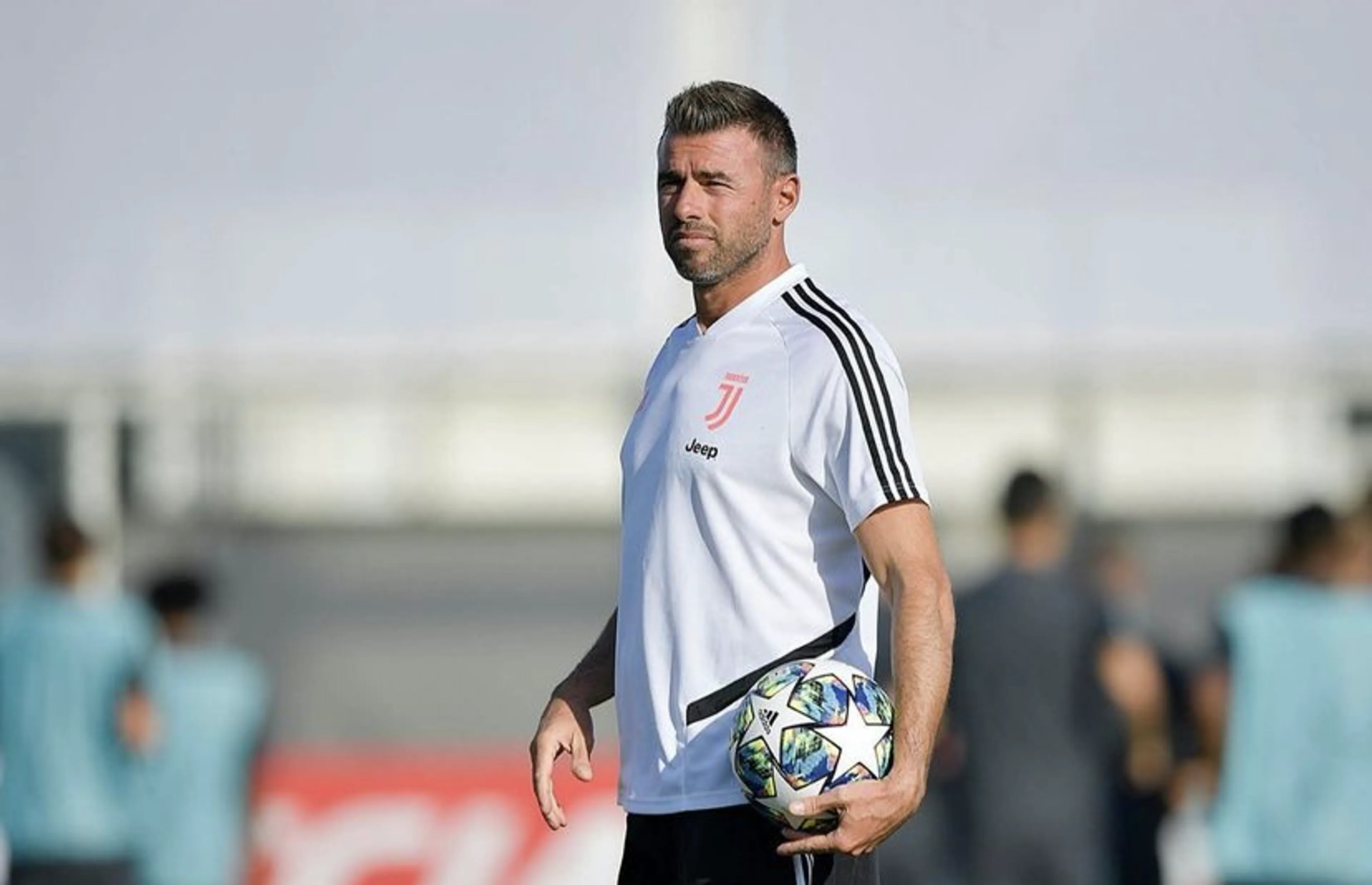 Copertina di Barzagli si confessa: “Nessun litigio con Sarri. Ecco perché ho detto no ad Allegri”