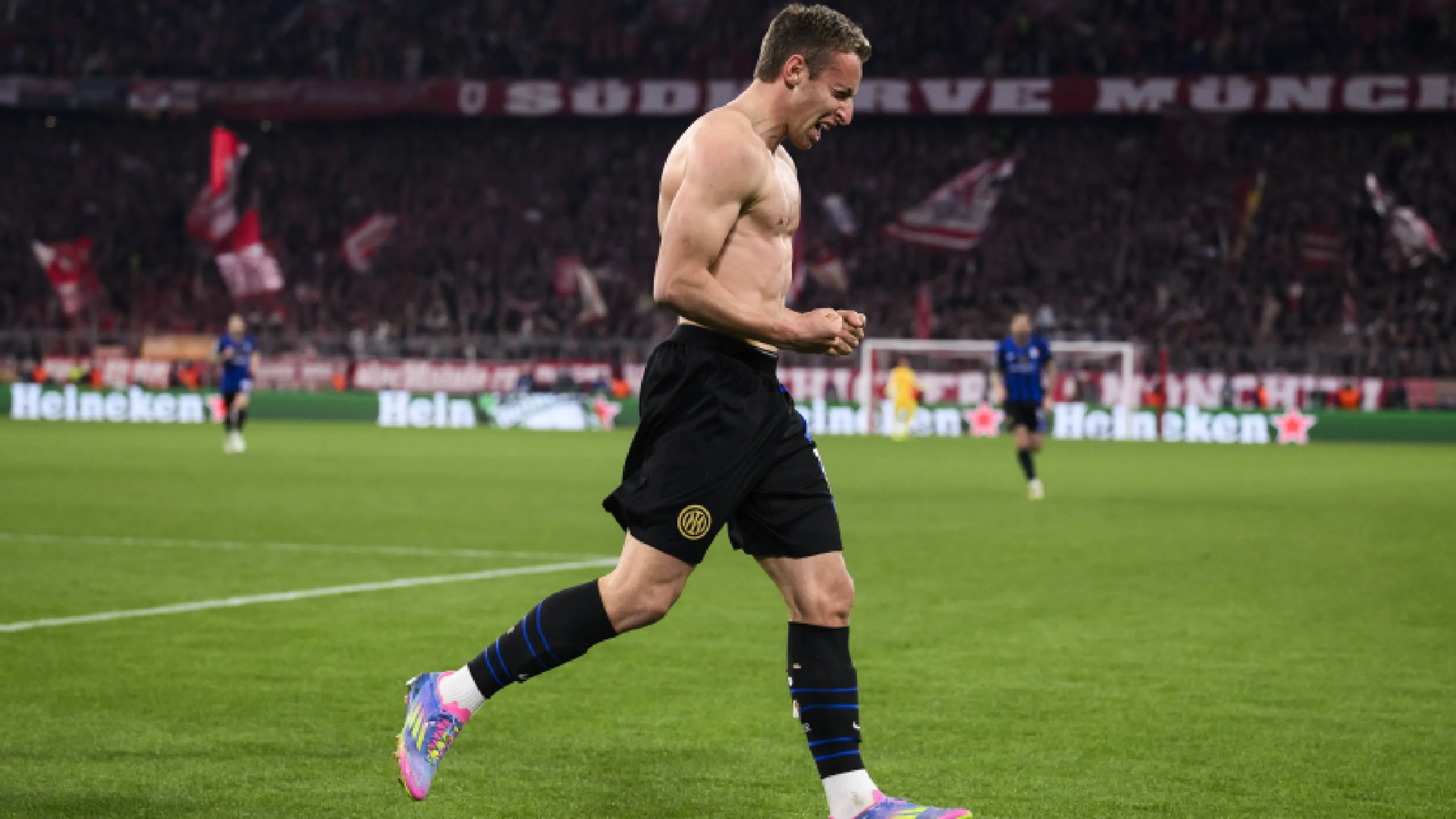 Copertina di Bayern Monaco-Inter, Frattesi: "Vittoria che fa capire il nostro spessore. Qualcuno da lassù ci ha messo lo zampino"