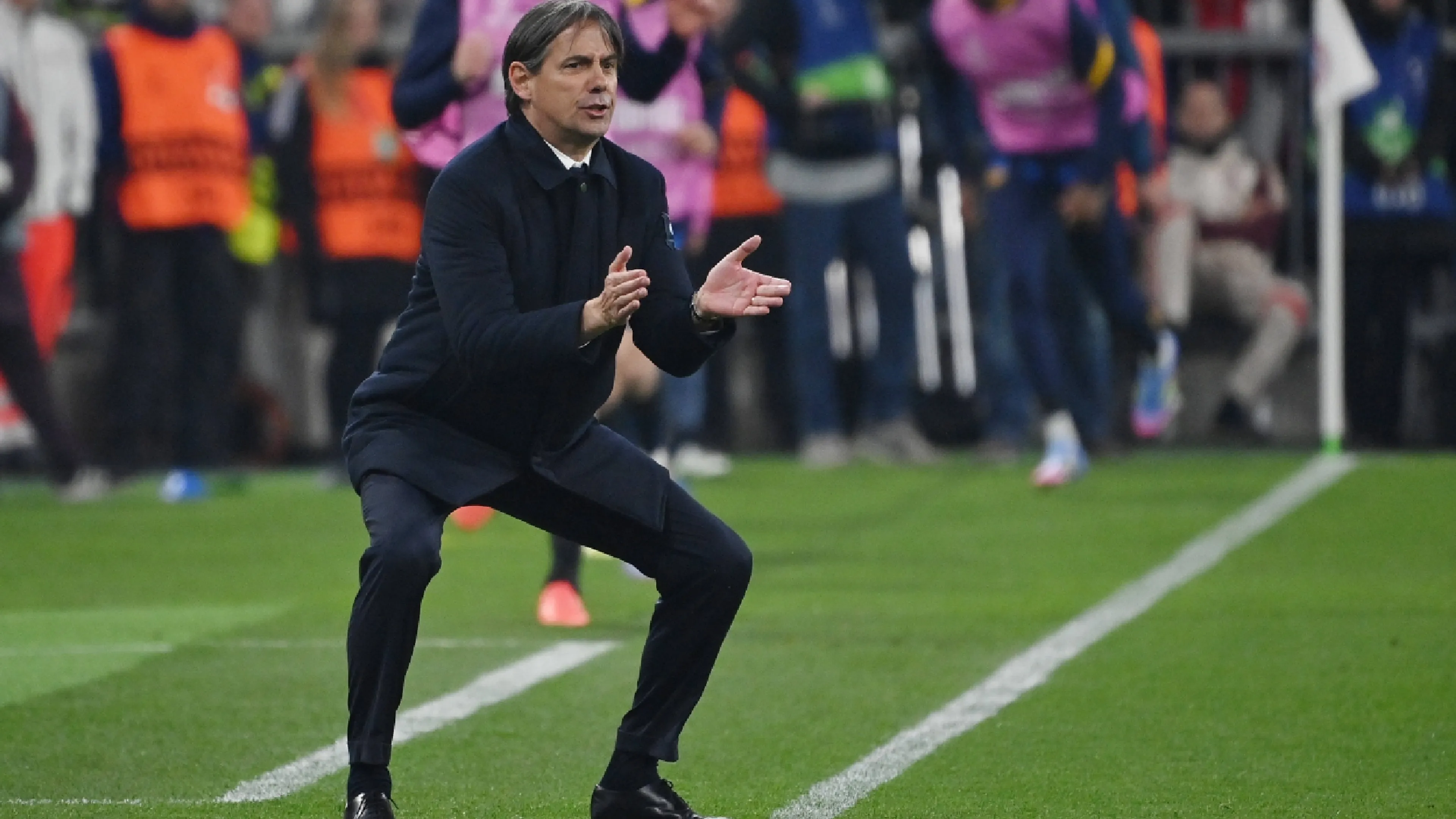 Copertina di Repubblica asfalta Inzaghi: "Piagnisteo, la sua area tecnica è senza confini"