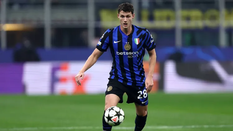 /images/b/e/n/Benjamin-Pavard-2.jpg