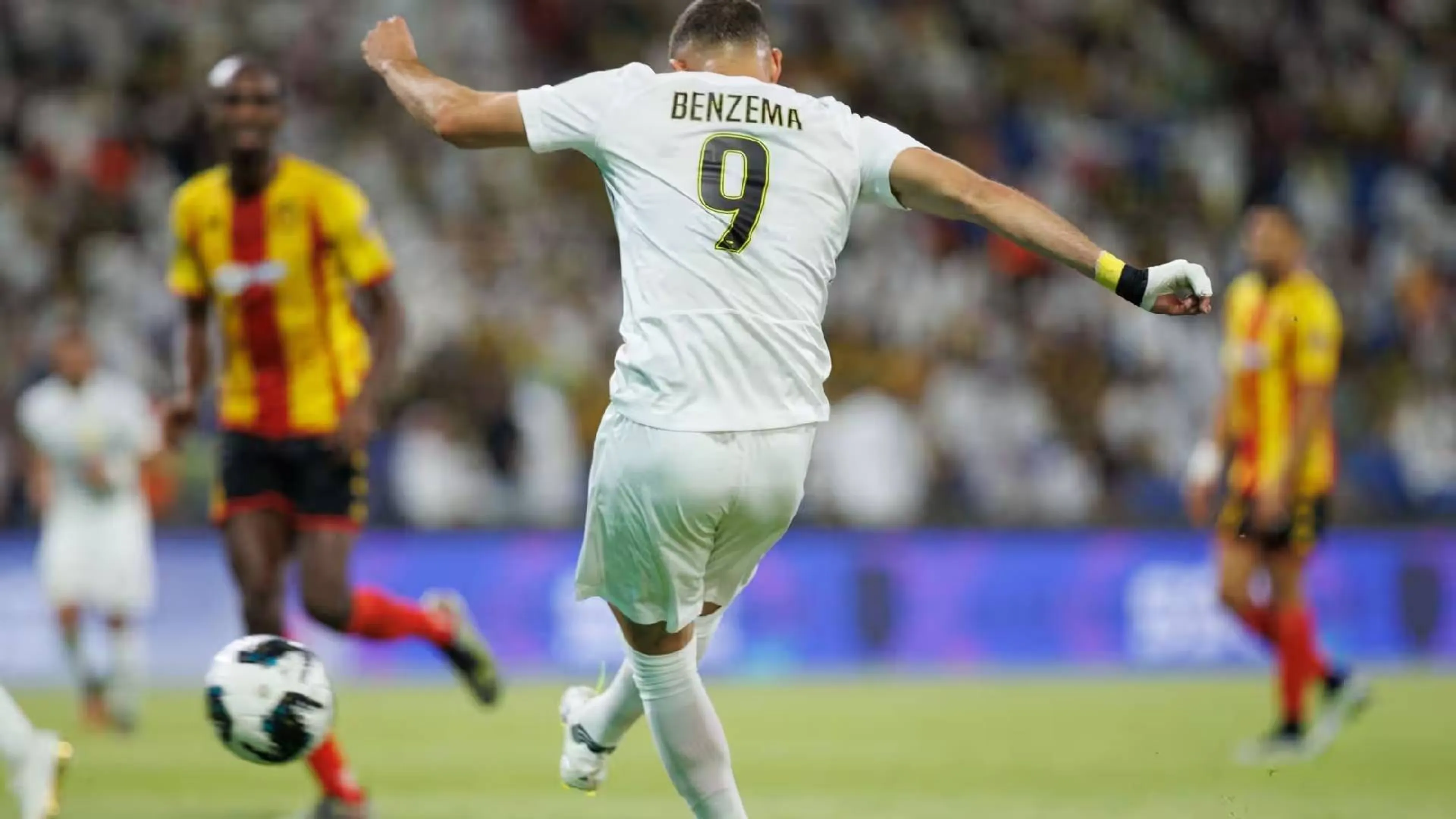 Copertina di Esordio "niente male" di Benzema all'Al Ittihad: il primo goal è pazzesco (VIDEO)