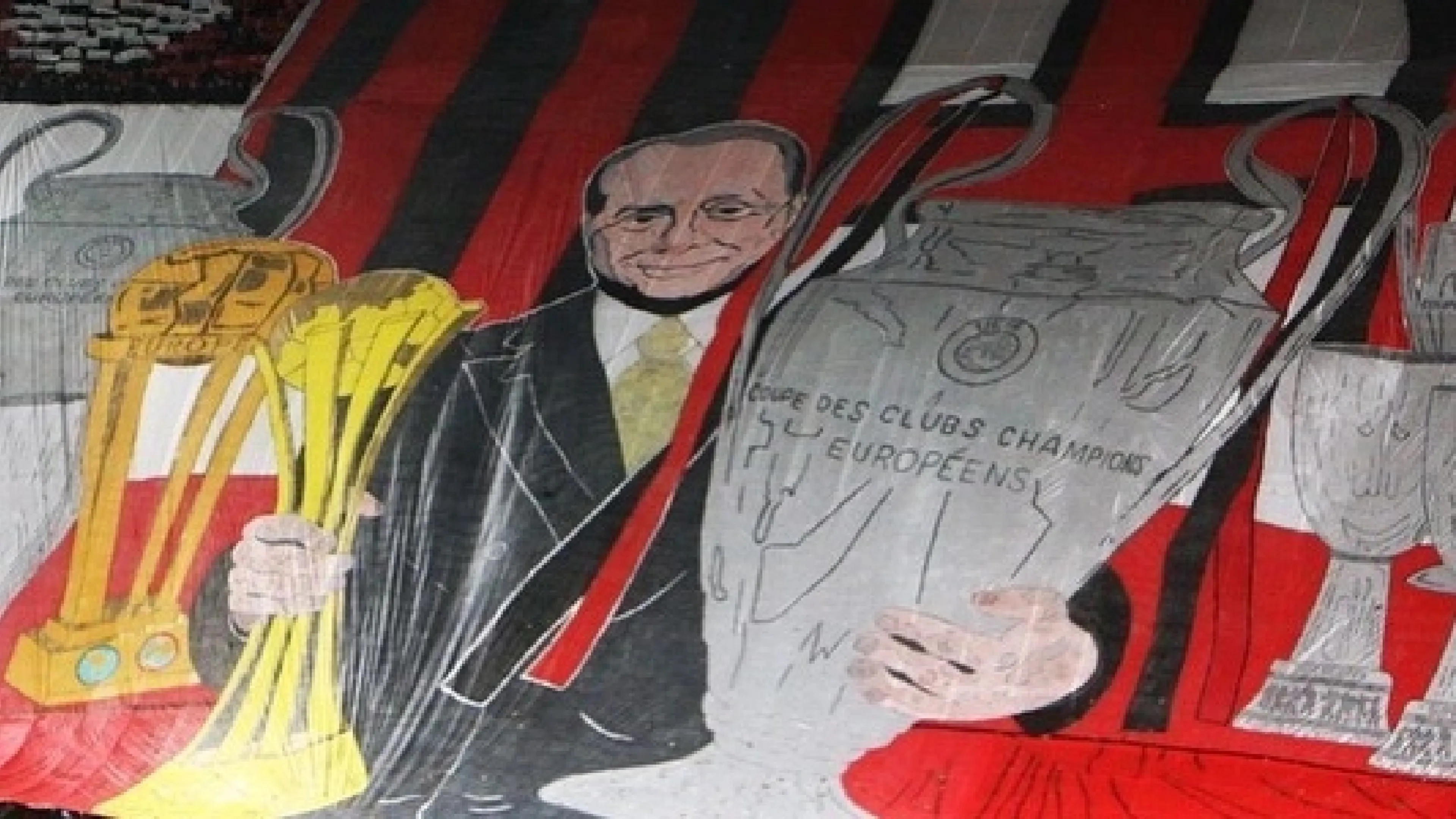 Copertina di Il saluto della Curva Sud a Berlusconi: torce e fiaccole per omaggiarlo (VIDEO)