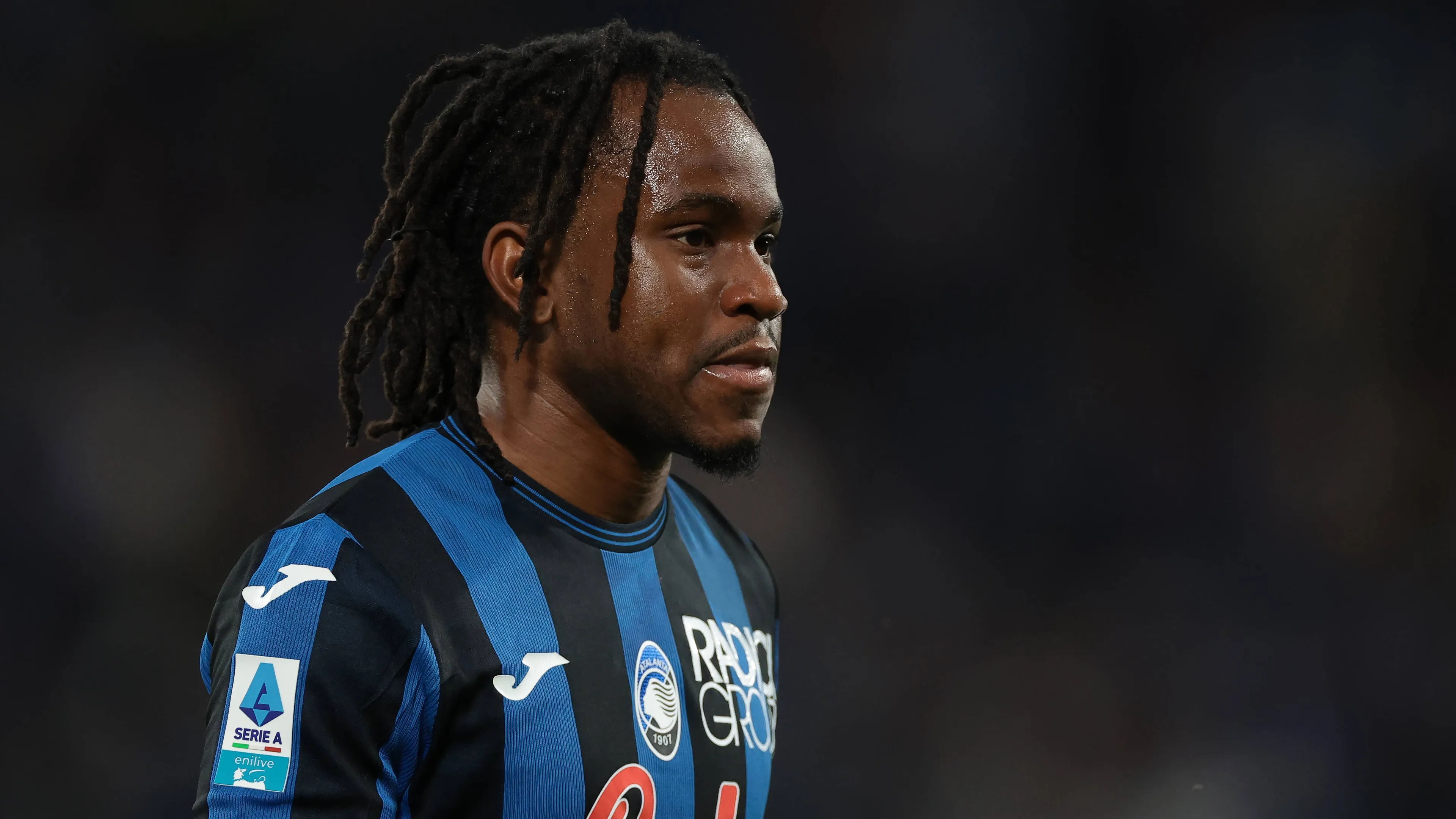 Lookman convocato dall'Atalanta, ma non si presenta neanche oggi: la situazione