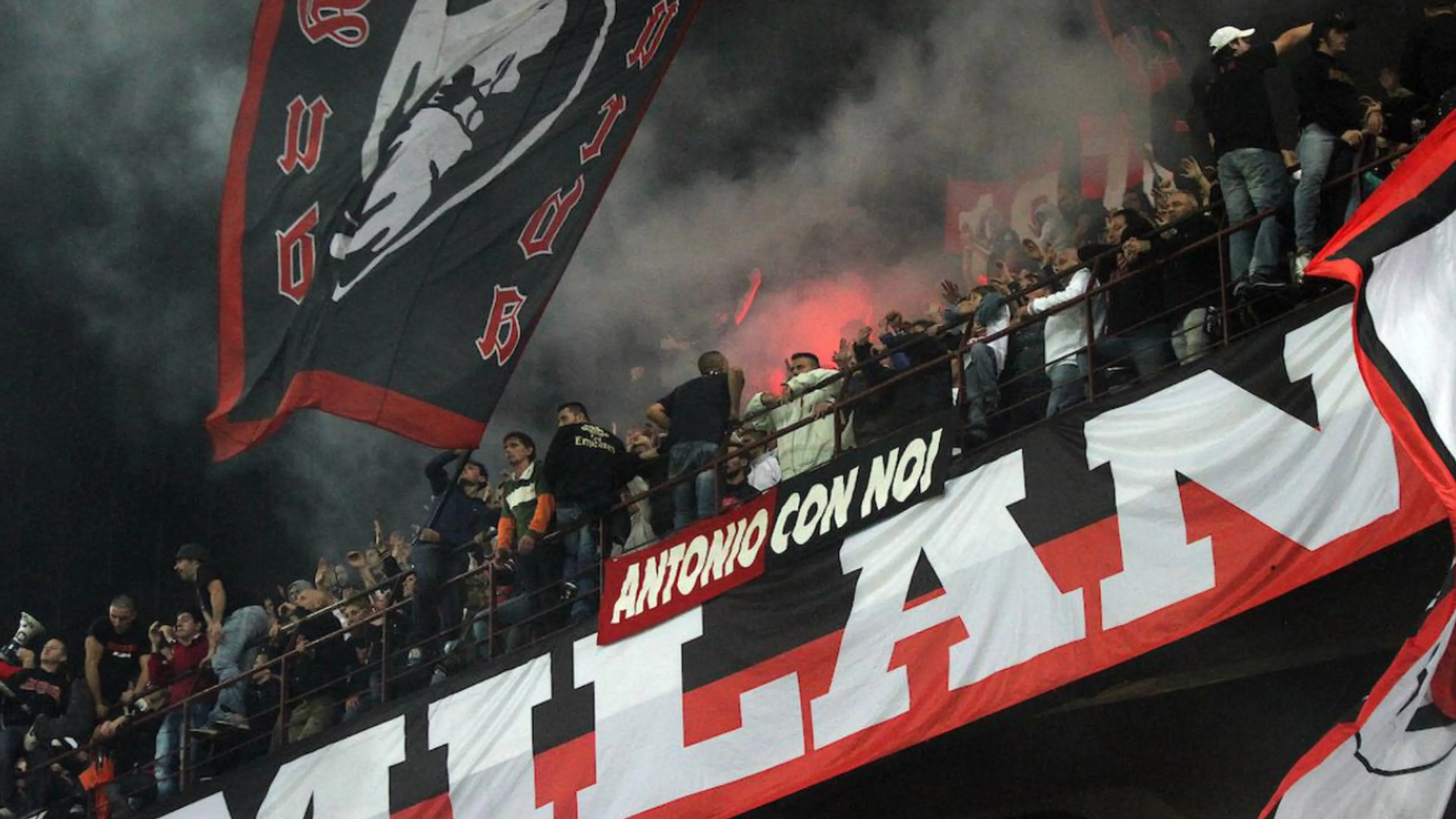 Copertina di Milan-Inter, parte la vendita dei biglietti. Come e quando acquistarli, tutte le info
