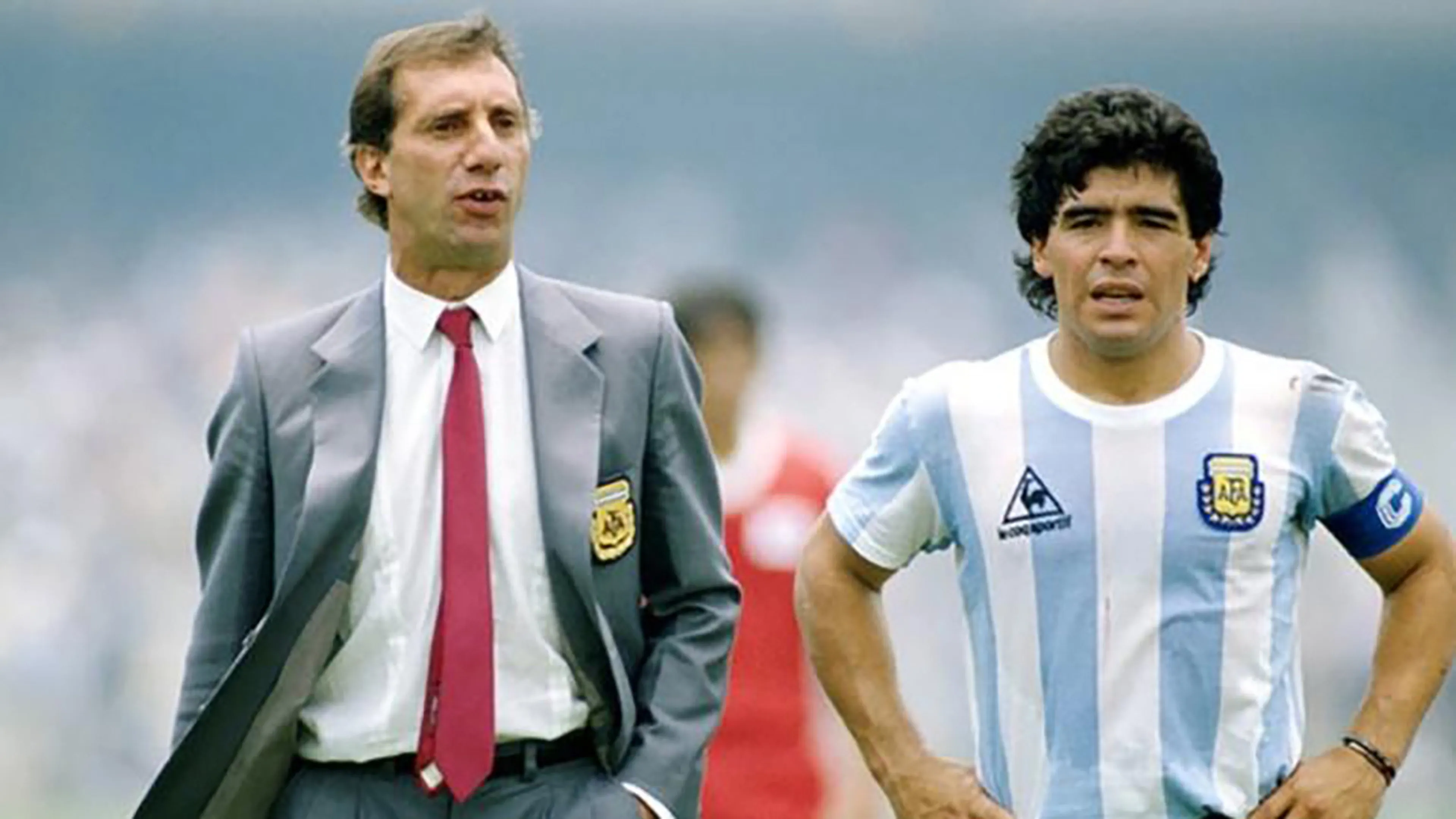 Copertina di Bilardo non sa della morte di Maradona, glielo diranno i suoi ex campioni dell’Argentina ‘86