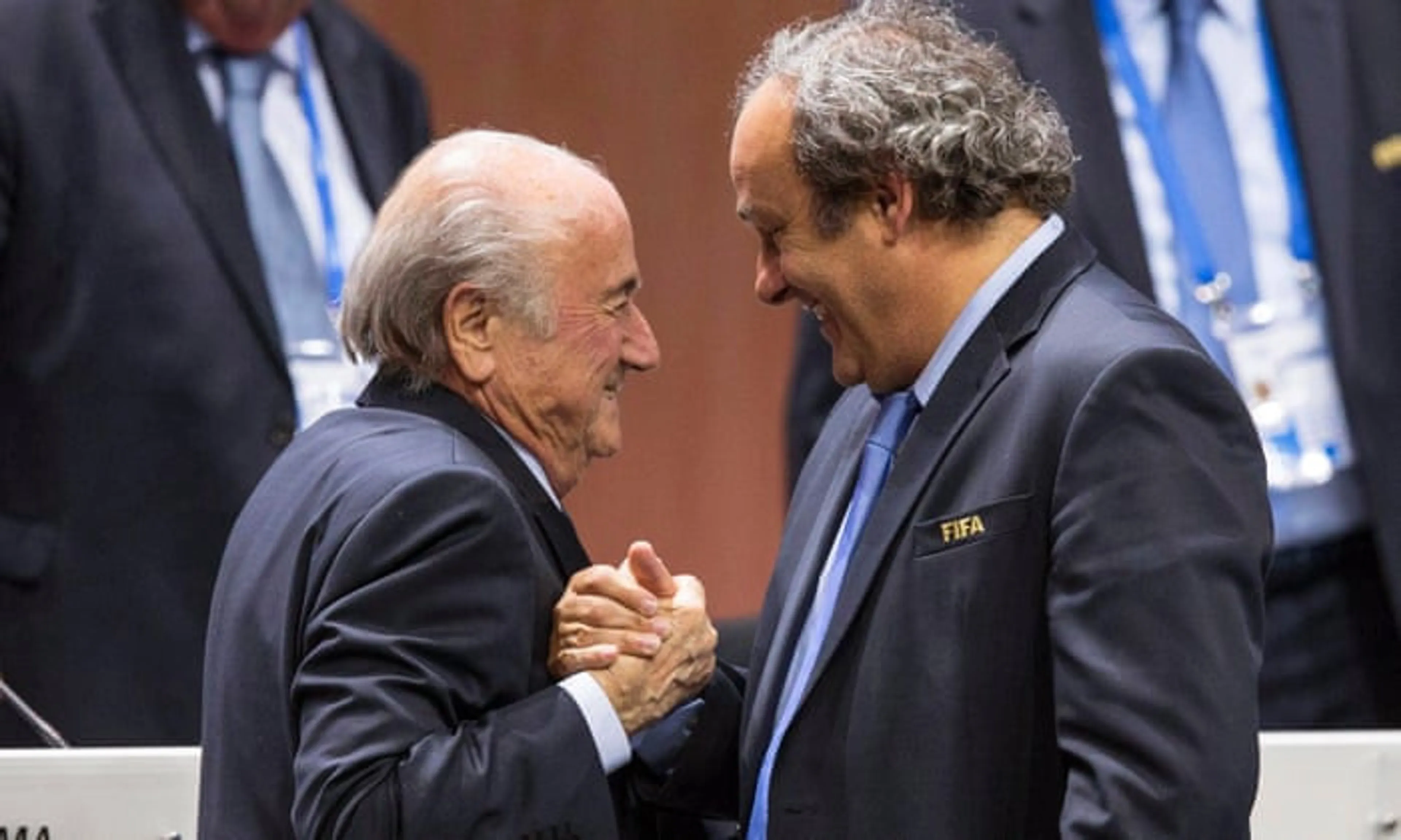 Copertina di Blatter e Platini assolti dall’accusa di frode ai danni della FIFA