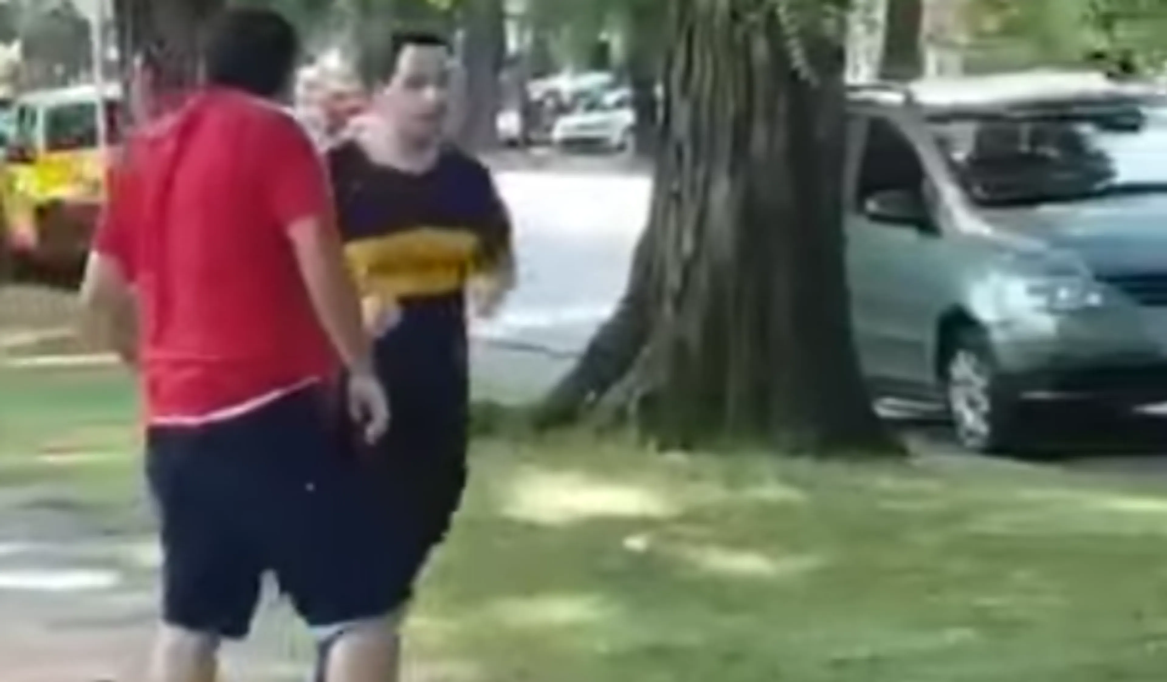 Copertina di 1000 modi per morire: Il tifoso “kamikaze” del Boca al Monumental (VIDEO)