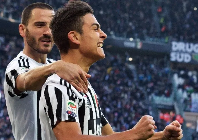/images/b/o/n/bonucci-dybala.jpg