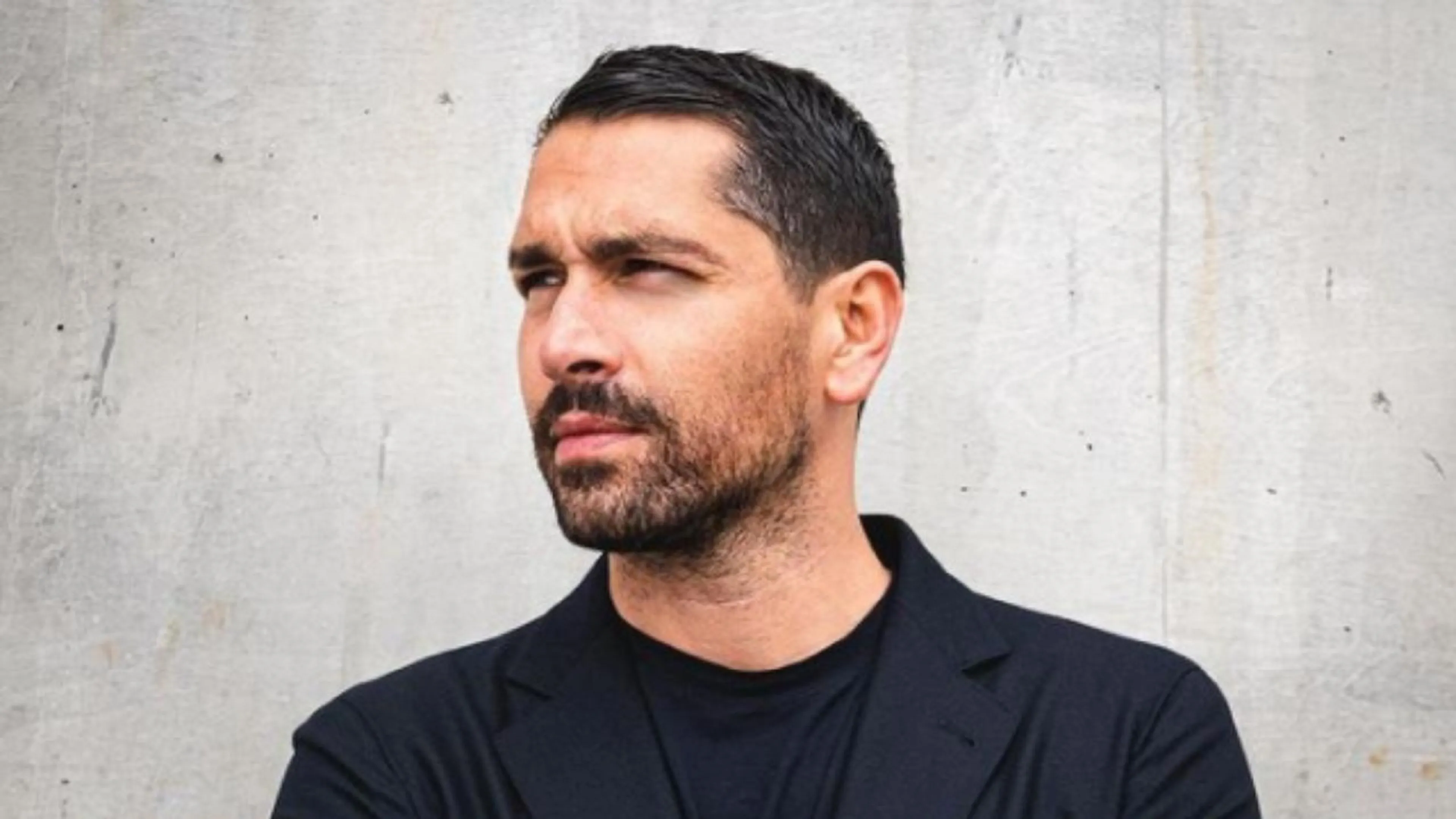 Copertina di Tutte le verità di Borriello: Belen vero amore, night club con De Rossi e i 30 milioni di euro