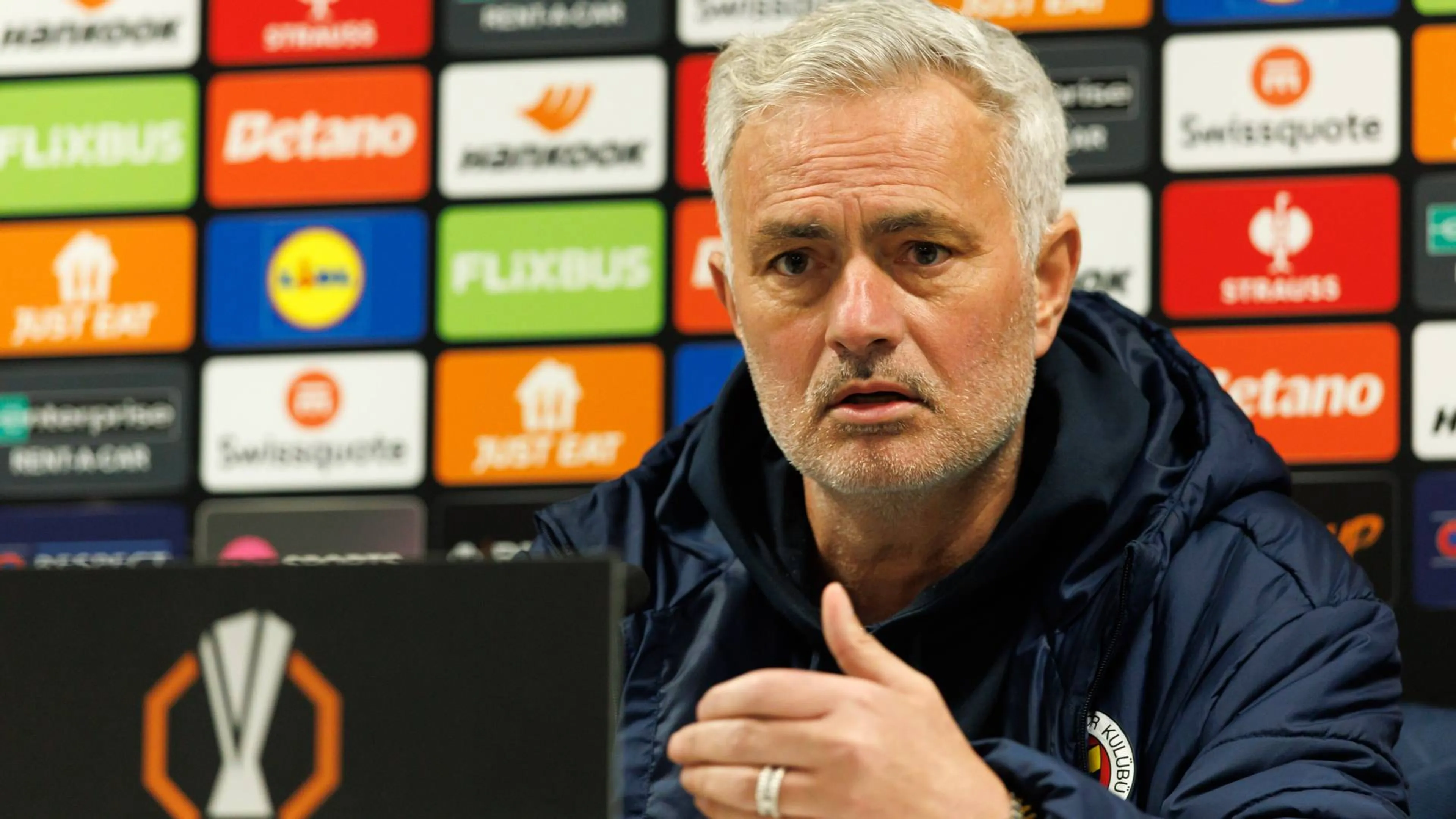 Fenerbahce, botta e risposta tra Mourinho e Saint-Maximin: "Ha talento per la poesia". Netta replica del francese