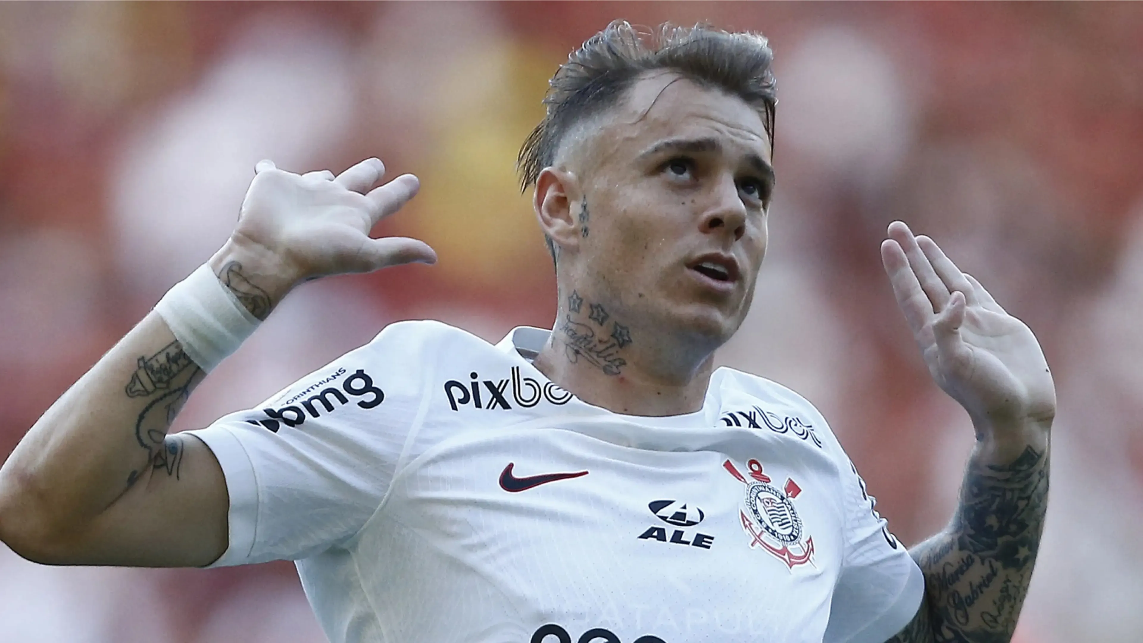 Copertina di Assurdo al Corinthians: tifosi gli mandano soldi per convincerlo a restare, ma lui va in Qatar