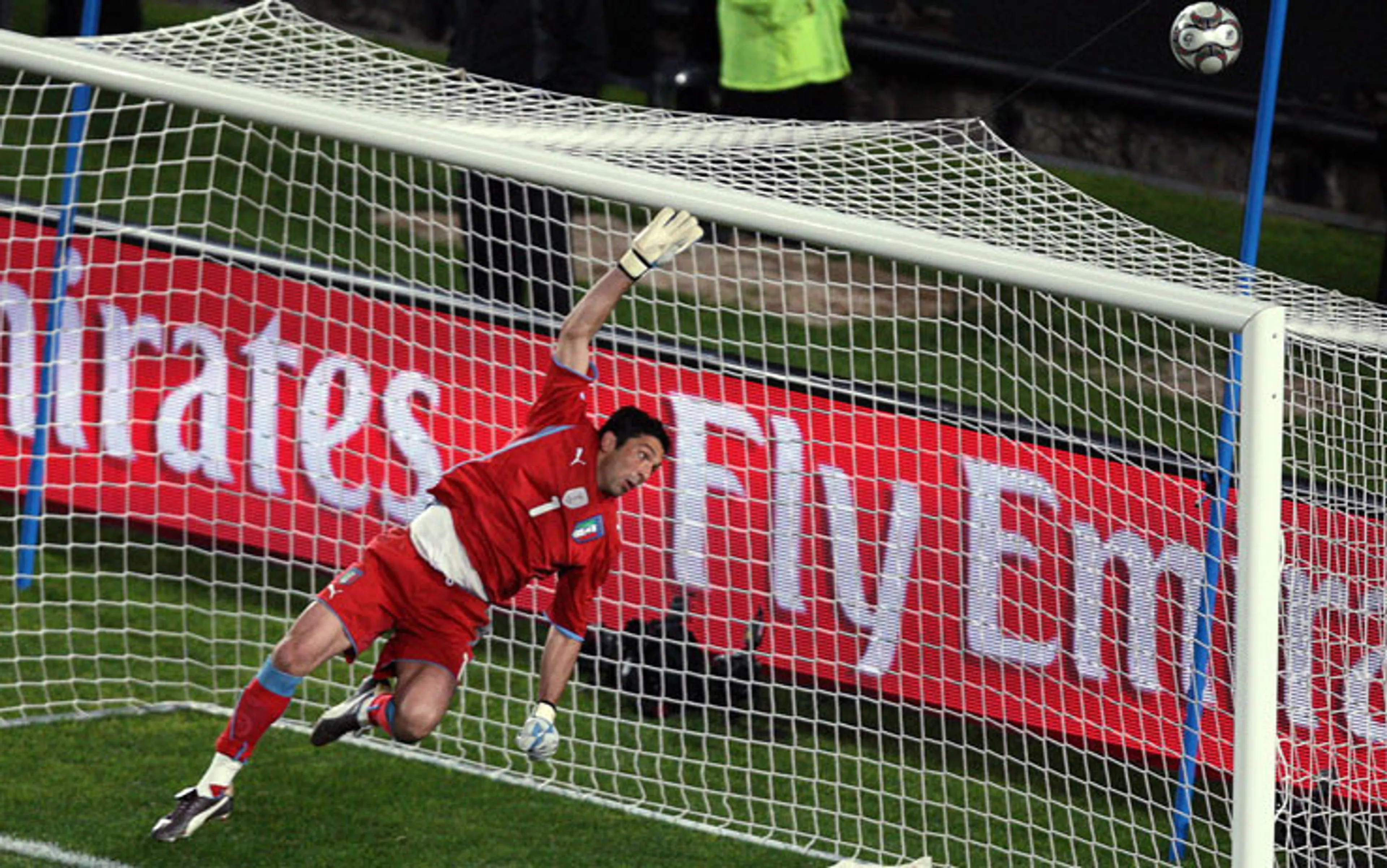 È il momento degli applausi. Grazie, Gigi