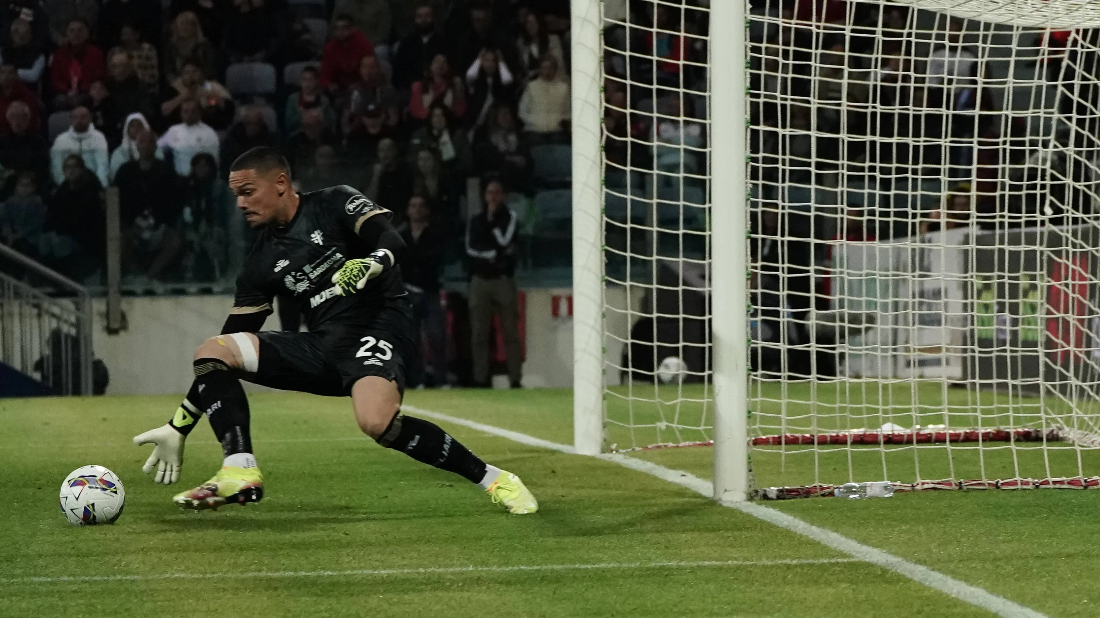 Quale futuro per Elia Caprile? L'agente del portiere rompe il silenzio